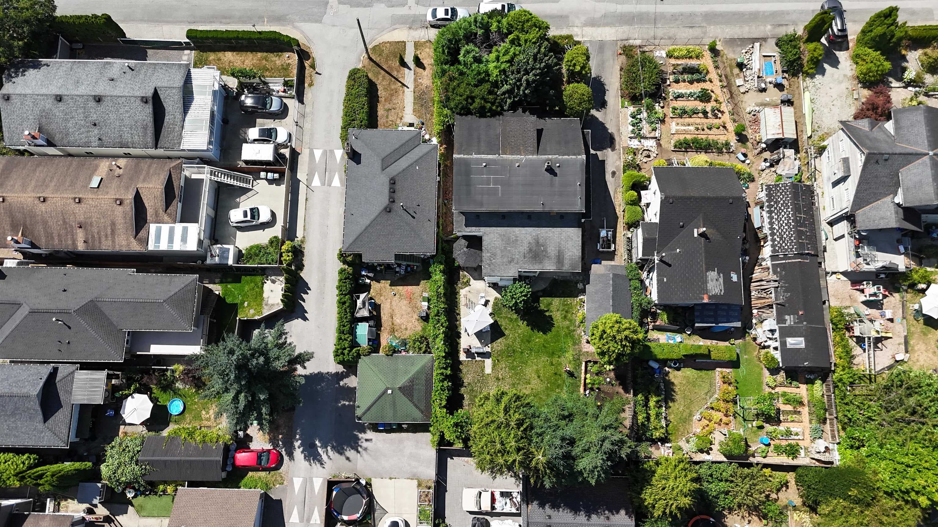 220 Devoy Street, New Westminster, V3L 4E7 — photo 1