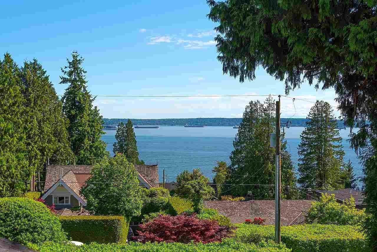 2623 Lawson Avenue, West Vancouver, V7V 2G3 — photo 1