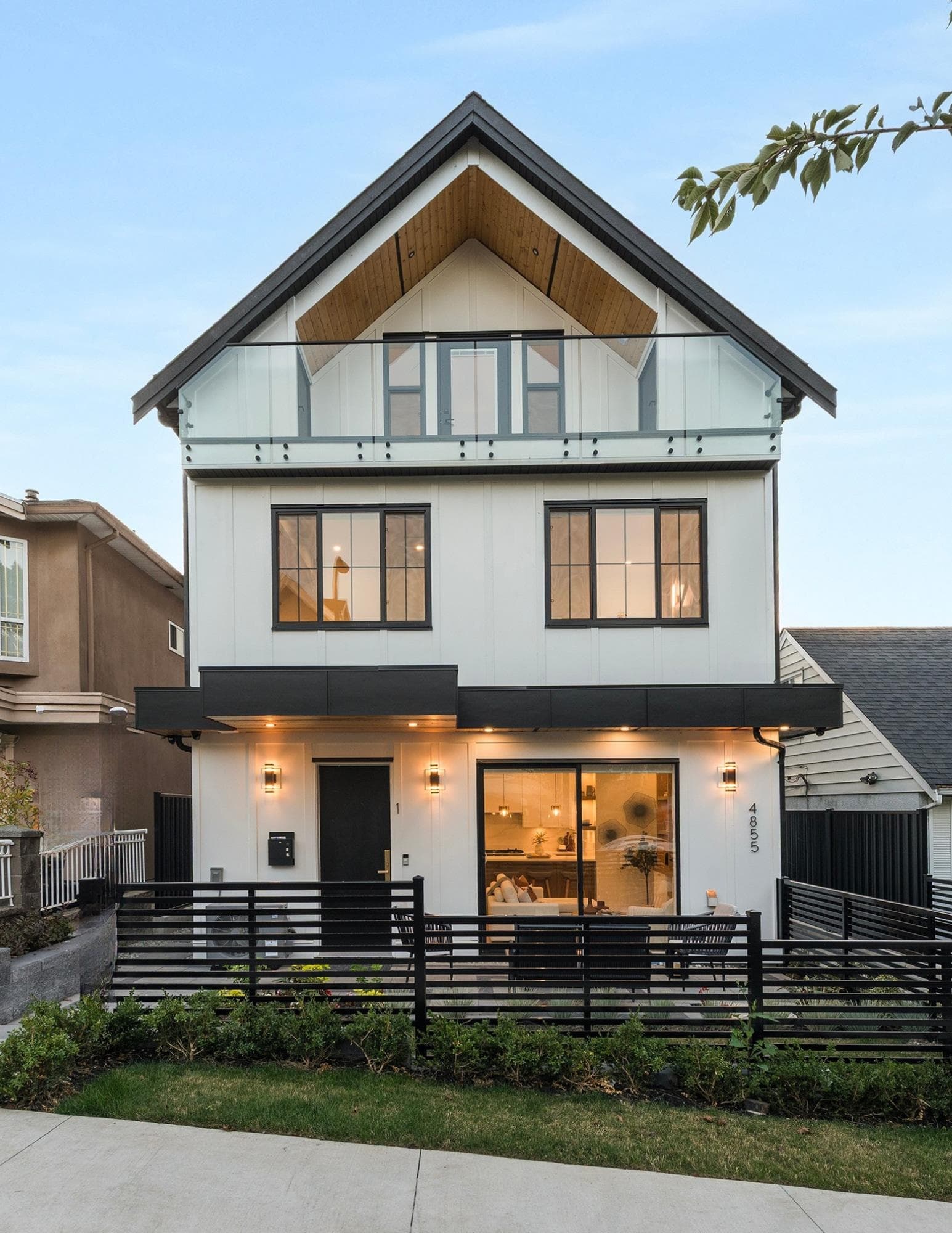 1 - 4855 Dumfries Street, Vancouver