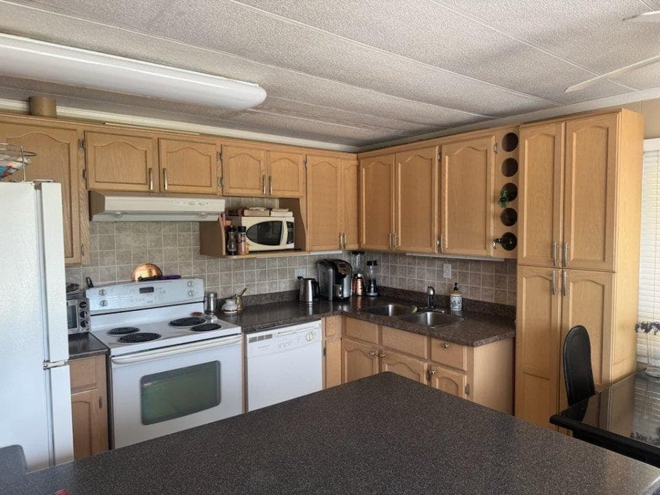 251 - 201 Cayer Street, Coquitlam, V3K 5A9 — photo 4