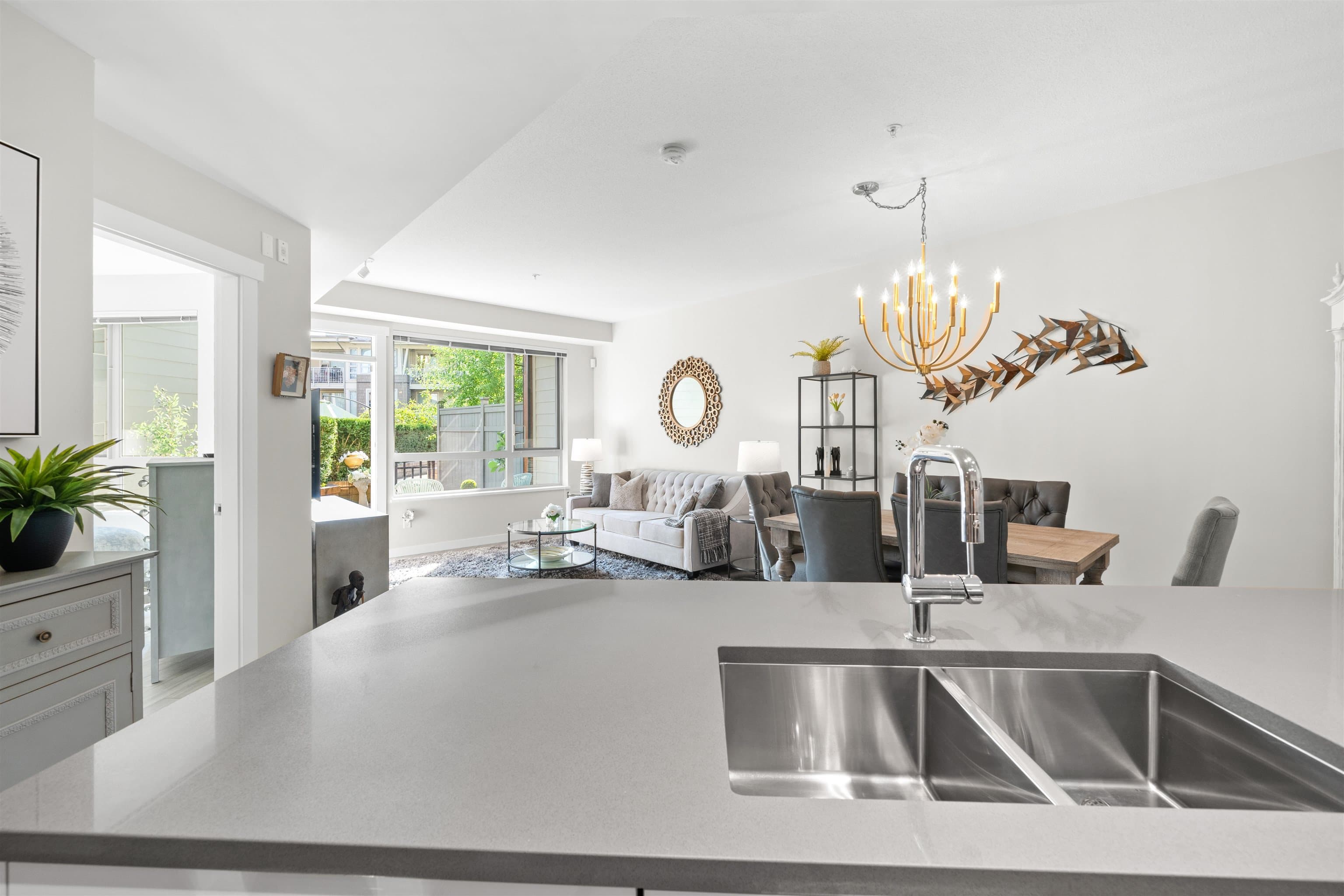 101 - 2632 Library Lane, North Vancouver, V7J 0B8 — photo 3