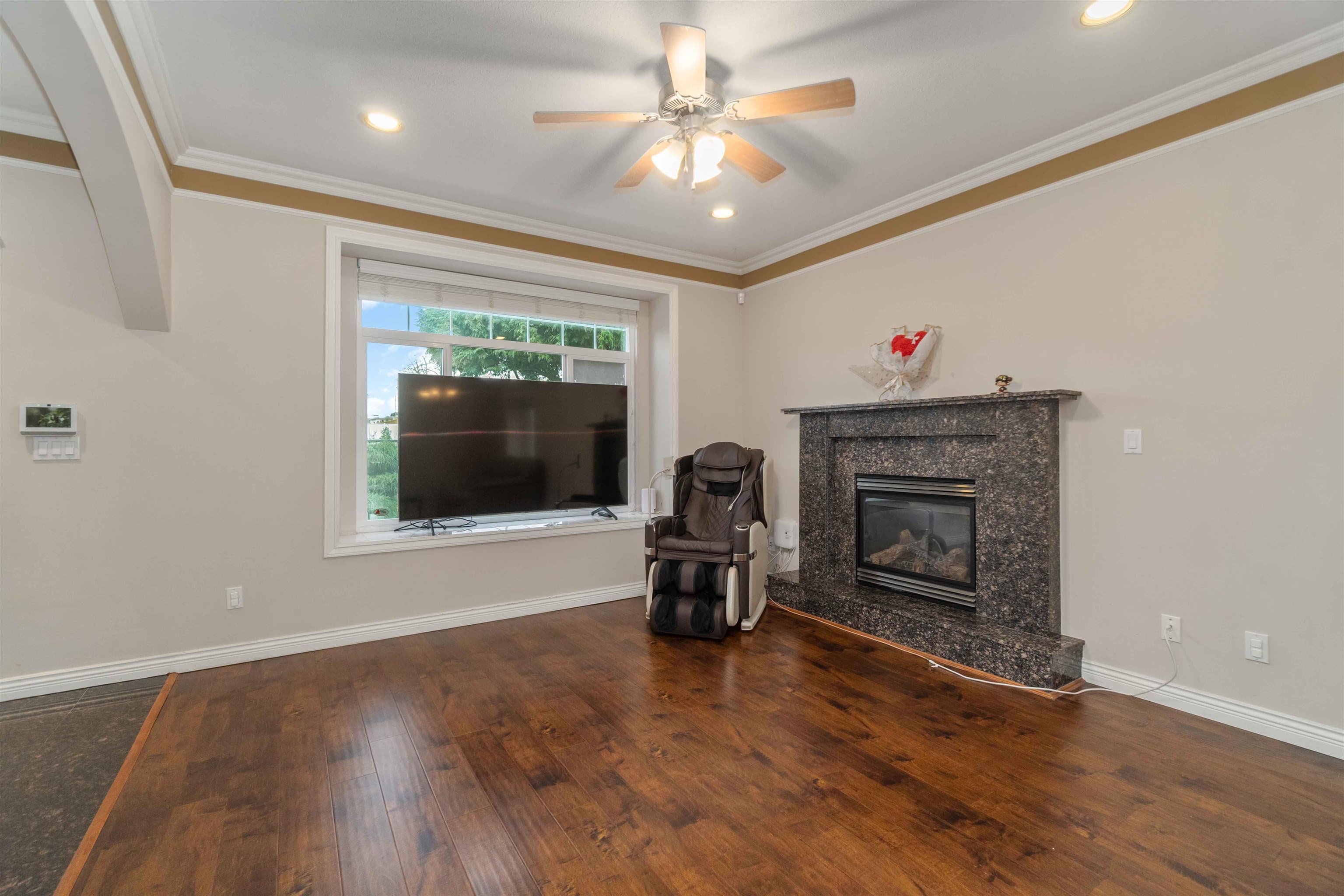 4292 Parker Street, Burnaby, V5C 3C3 — photo 3