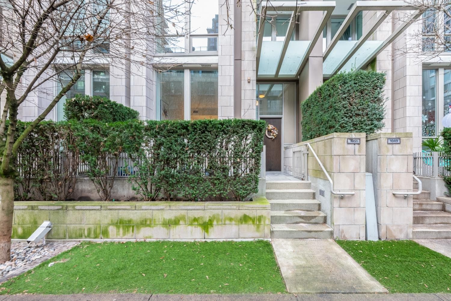 1051 Richards Street, Vancouver, V6B 0C2 — photo 1