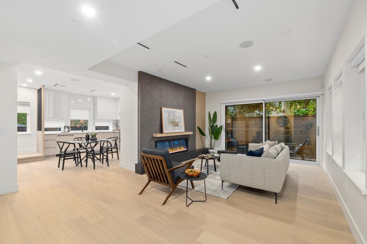 2430 W 49th Avenue, Vancouver
