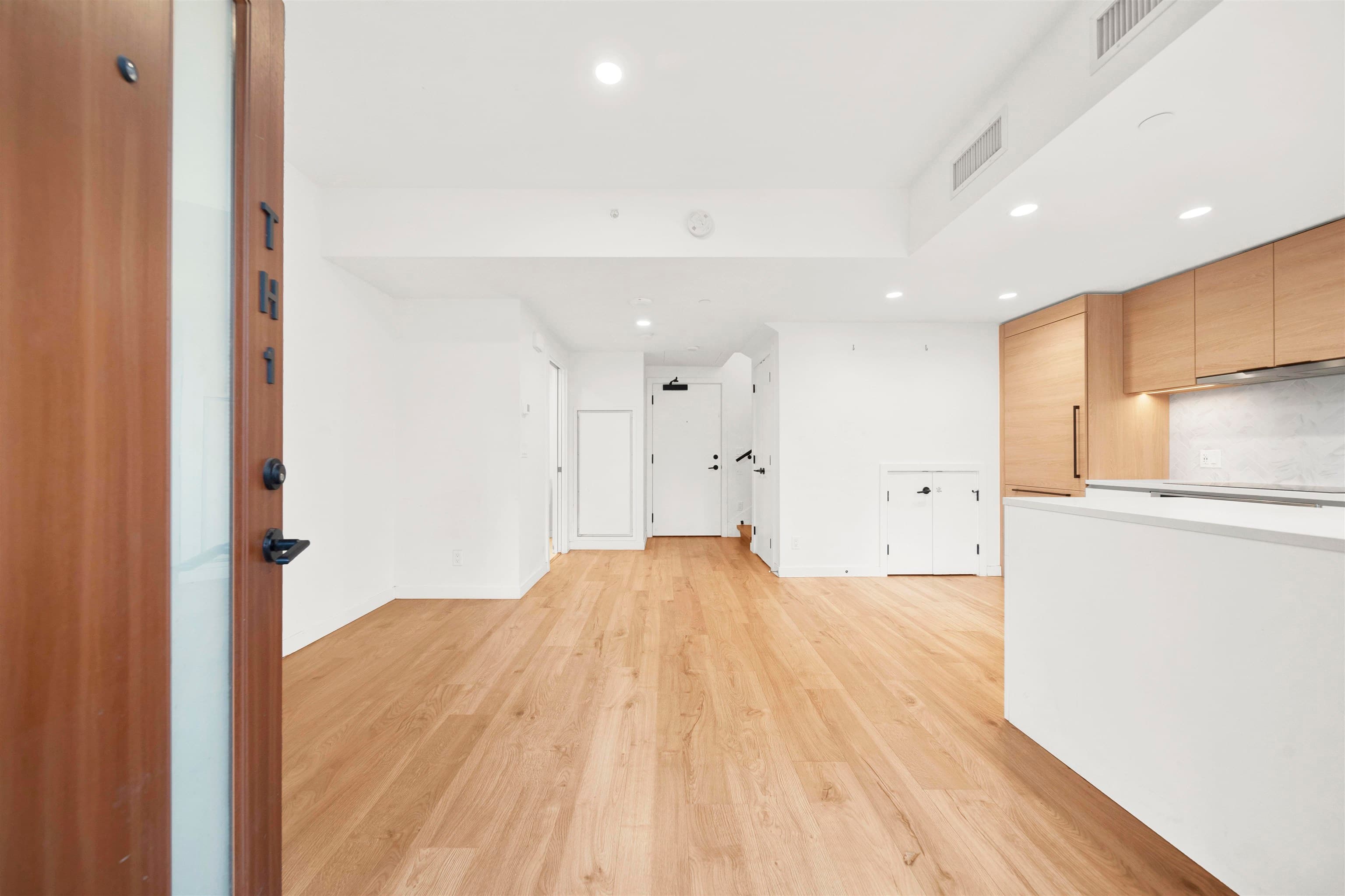 TH1 - 10448 University Drive, Surrey, V3T 0S7 — photo 3