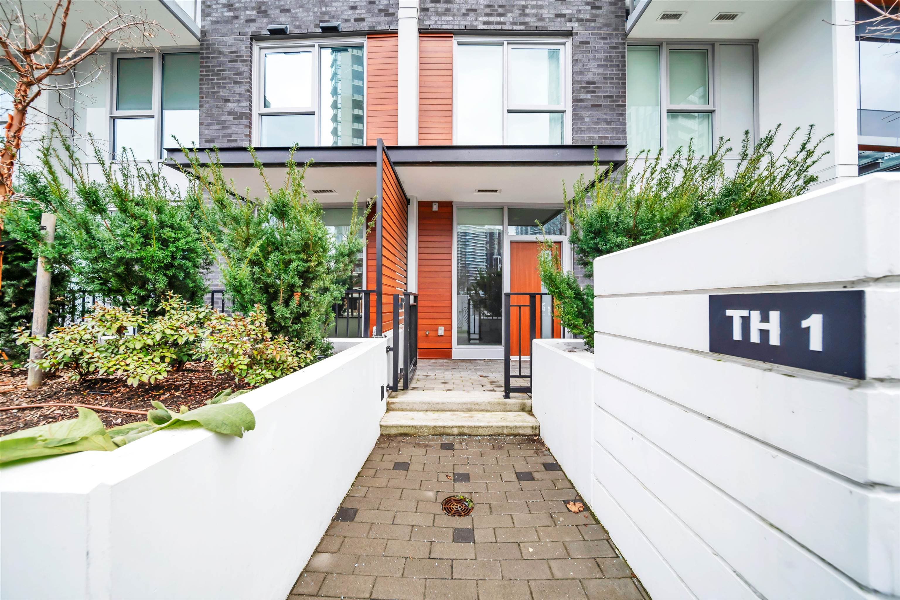 TH1 - 10448 University Drive, Surrey, V3T 0S7 — photo 1