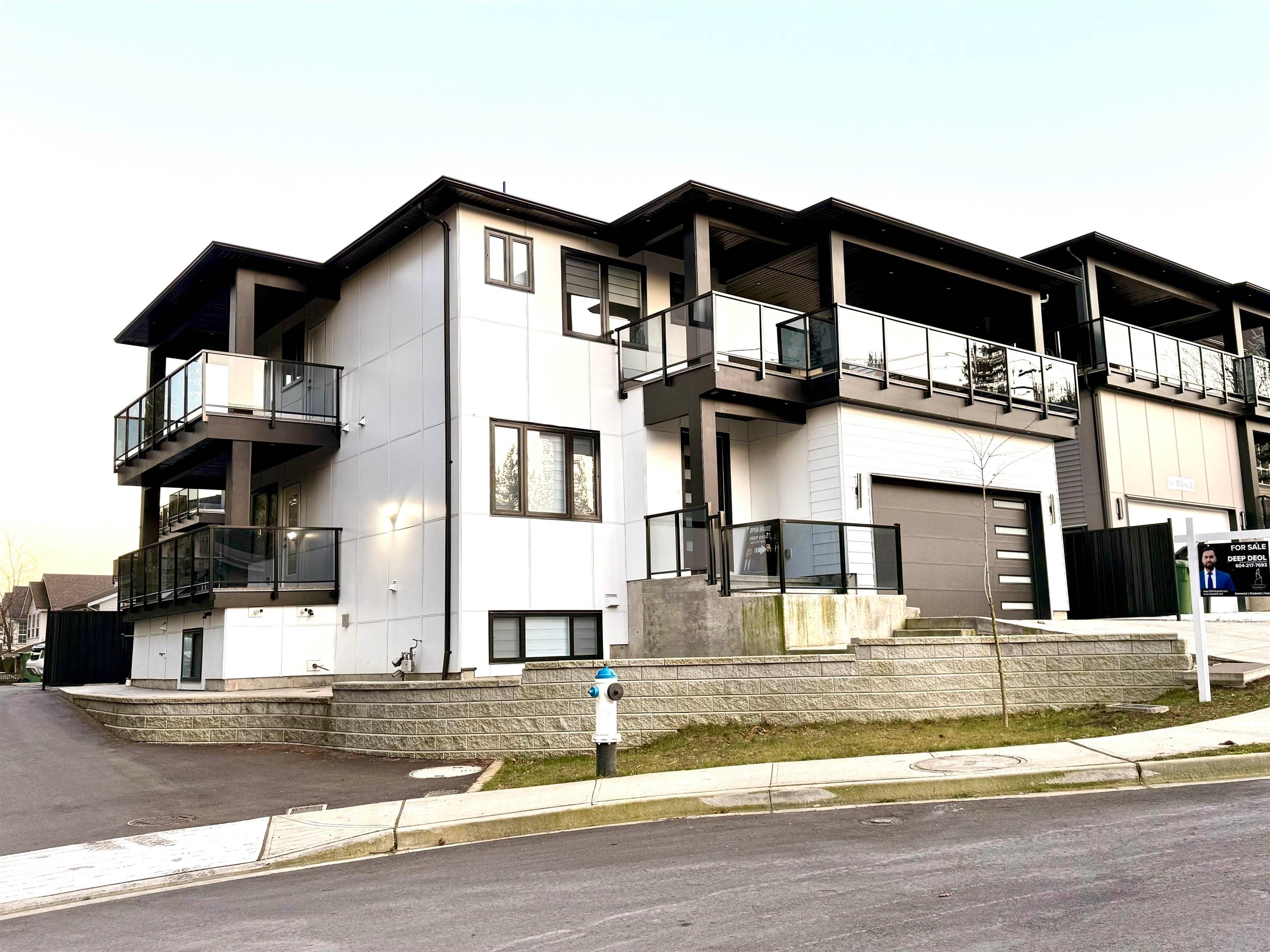 1680A Mckenzie Road, Abbotsford