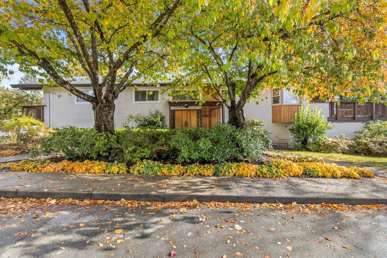 2142 St. Andrews Avenue, North Vancouver, V7L 3M5 — photo 2