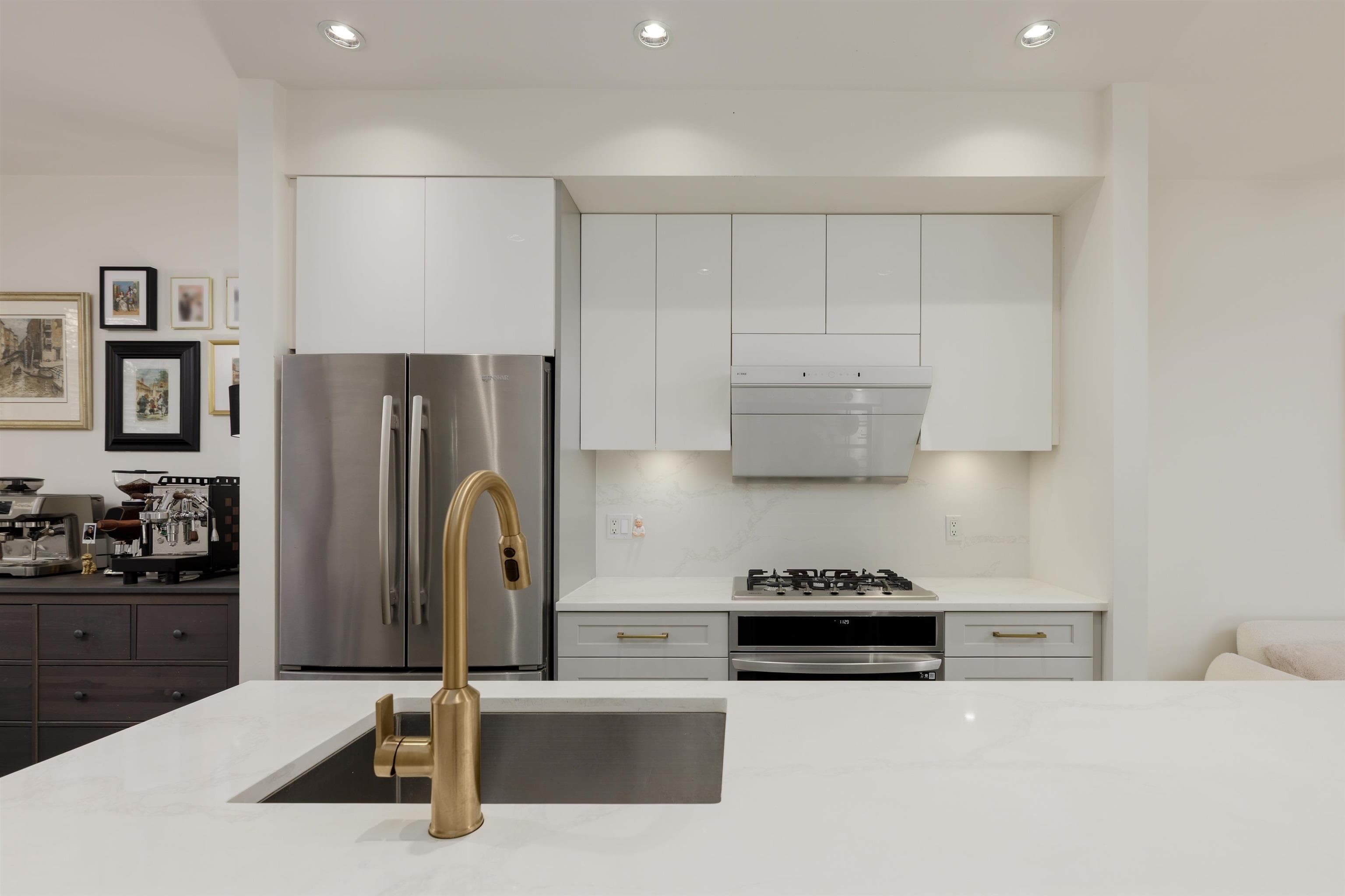 828 W 6th Avenue, Vancouver, V5Z 1A6 — photo 2