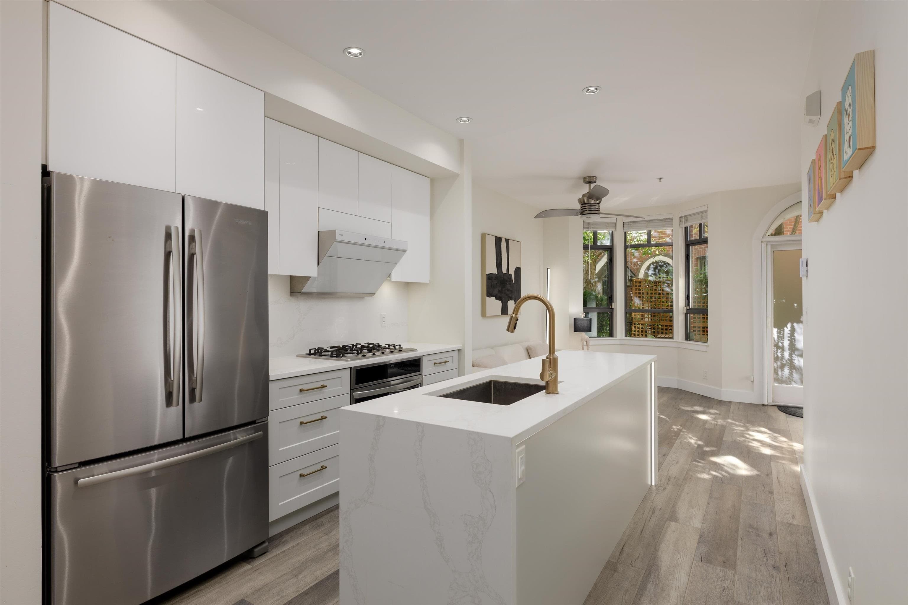 828 W 6th Avenue, Vancouver, V5Z 1A6 — photo 1