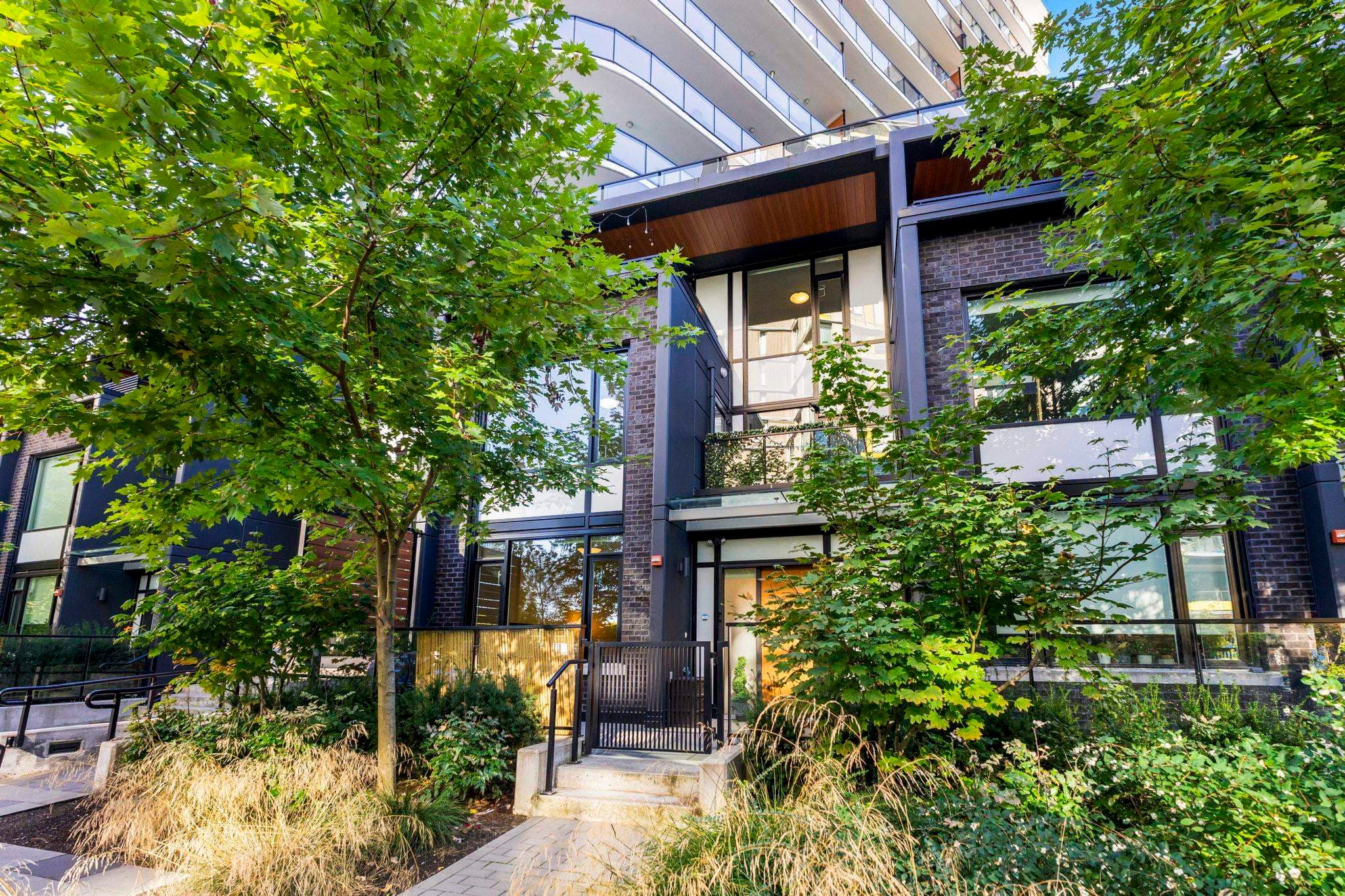 111 - 8761 University Crescent, Burnaby, V5A 0G3 — photo 1