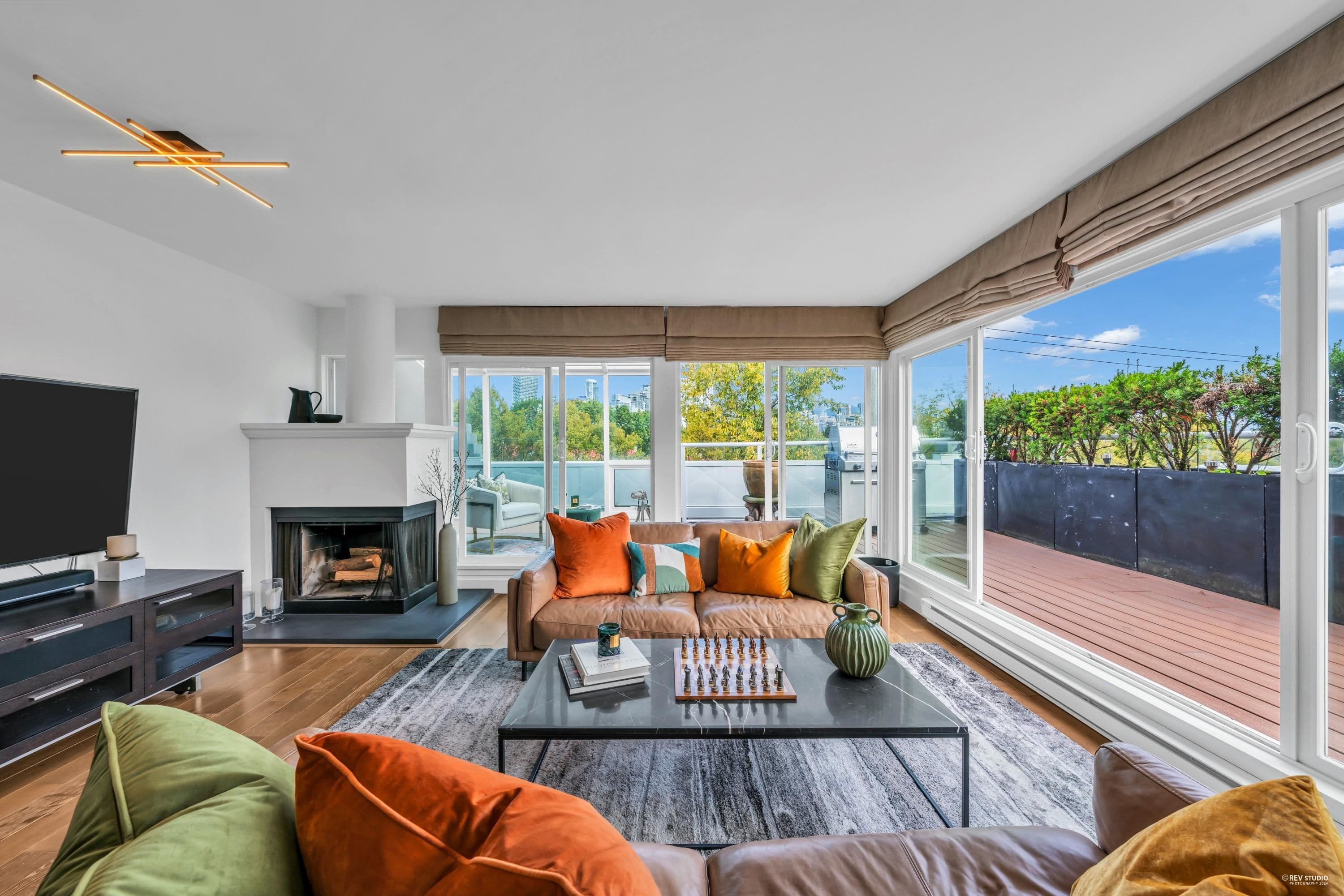 2243 Oak Street, Vancouver, V6H 3W6 — photo 2