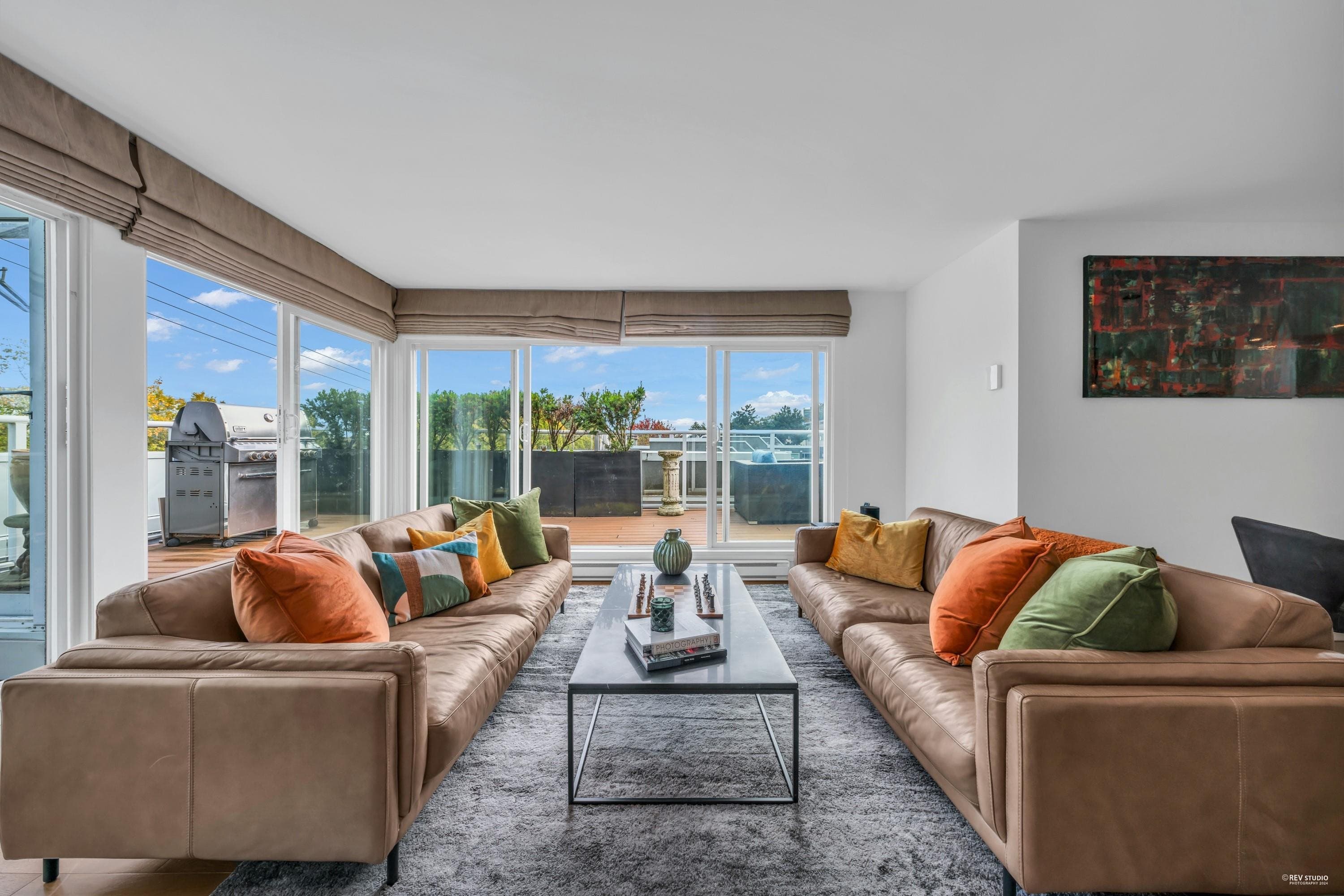 2243 Oak Street, Vancouver, V6H 3W6 — photo 1