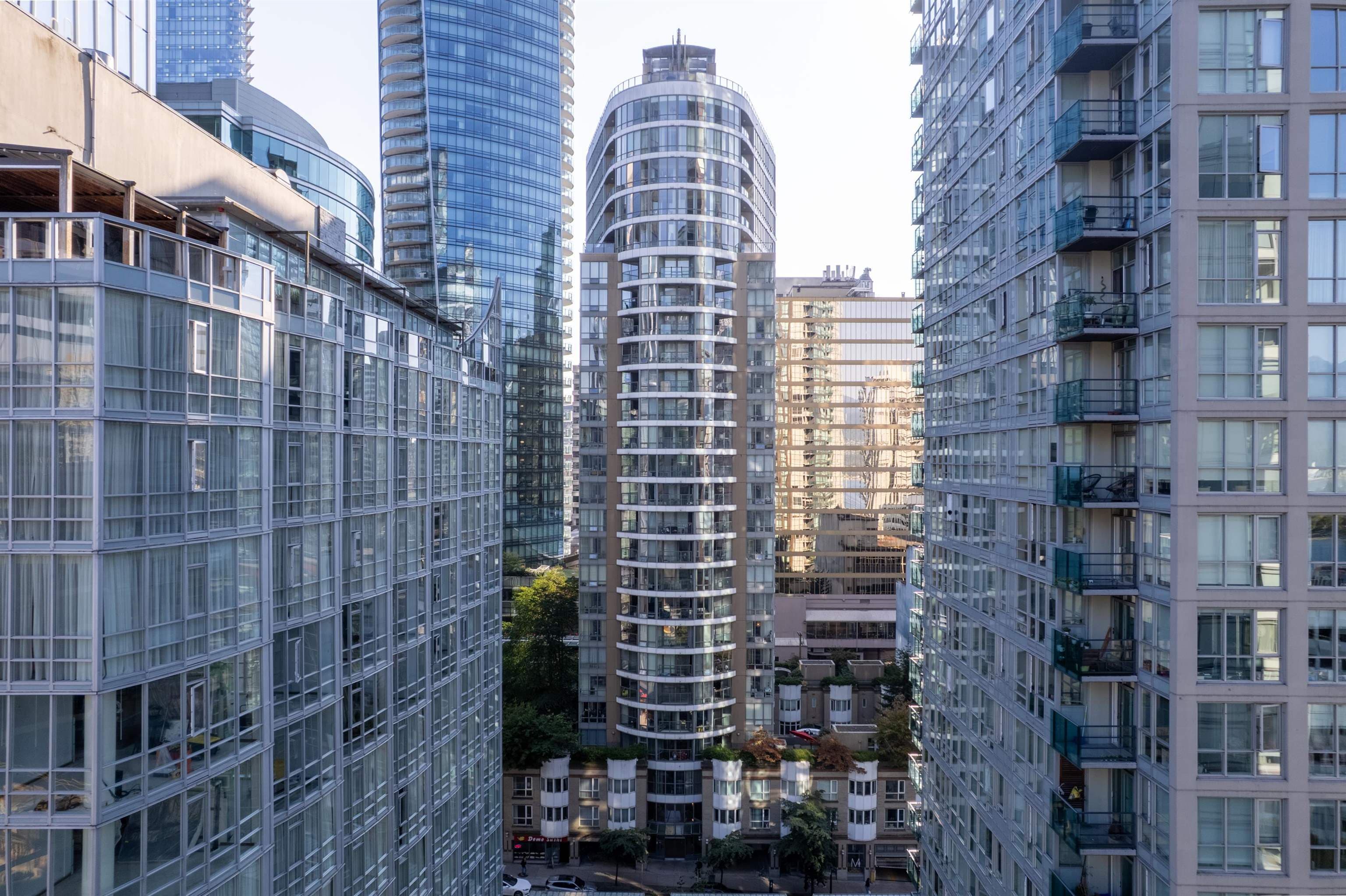 2702 - 1166 Melville Street, Vancouver, V6E 4P6 — photo 3