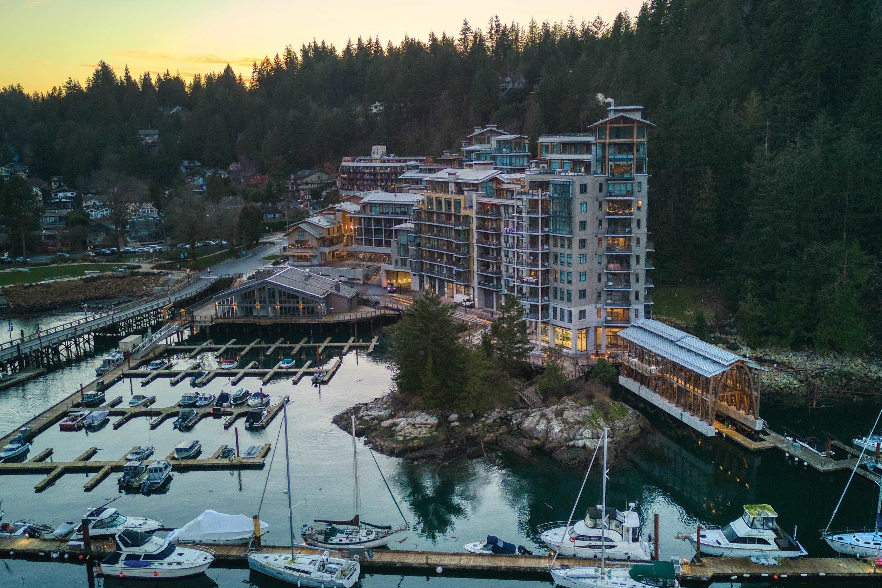 201 - 6707 Nelson Avenue, West Vancouver, V7W 0A4 — photo 2