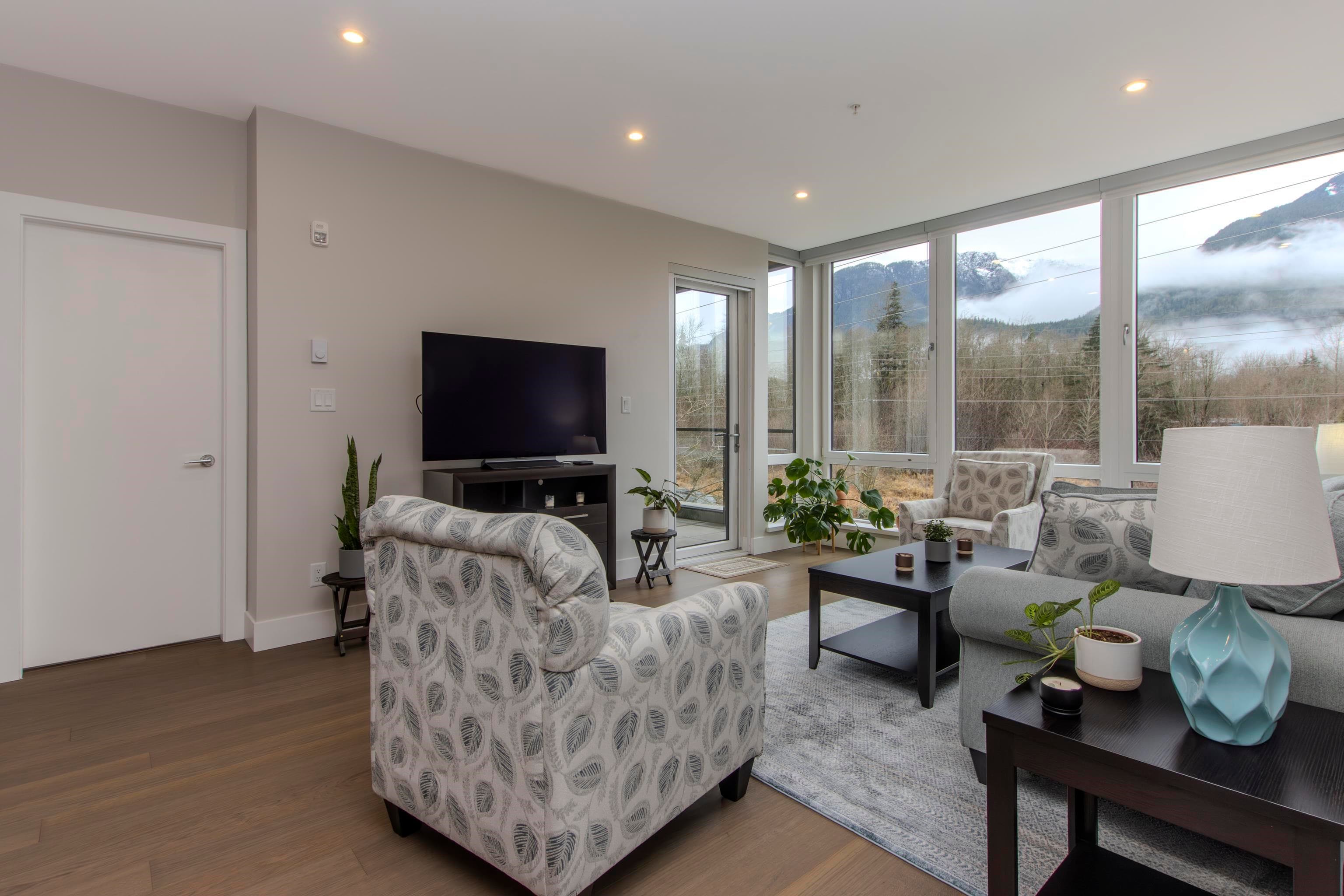 202 - 1870 Dowad Drive, Squamish, V8B 1C4 — photo 4