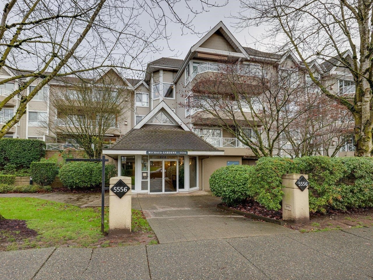 313 - 5556 201a Street, Langley, V3A 8K5 — photo 1