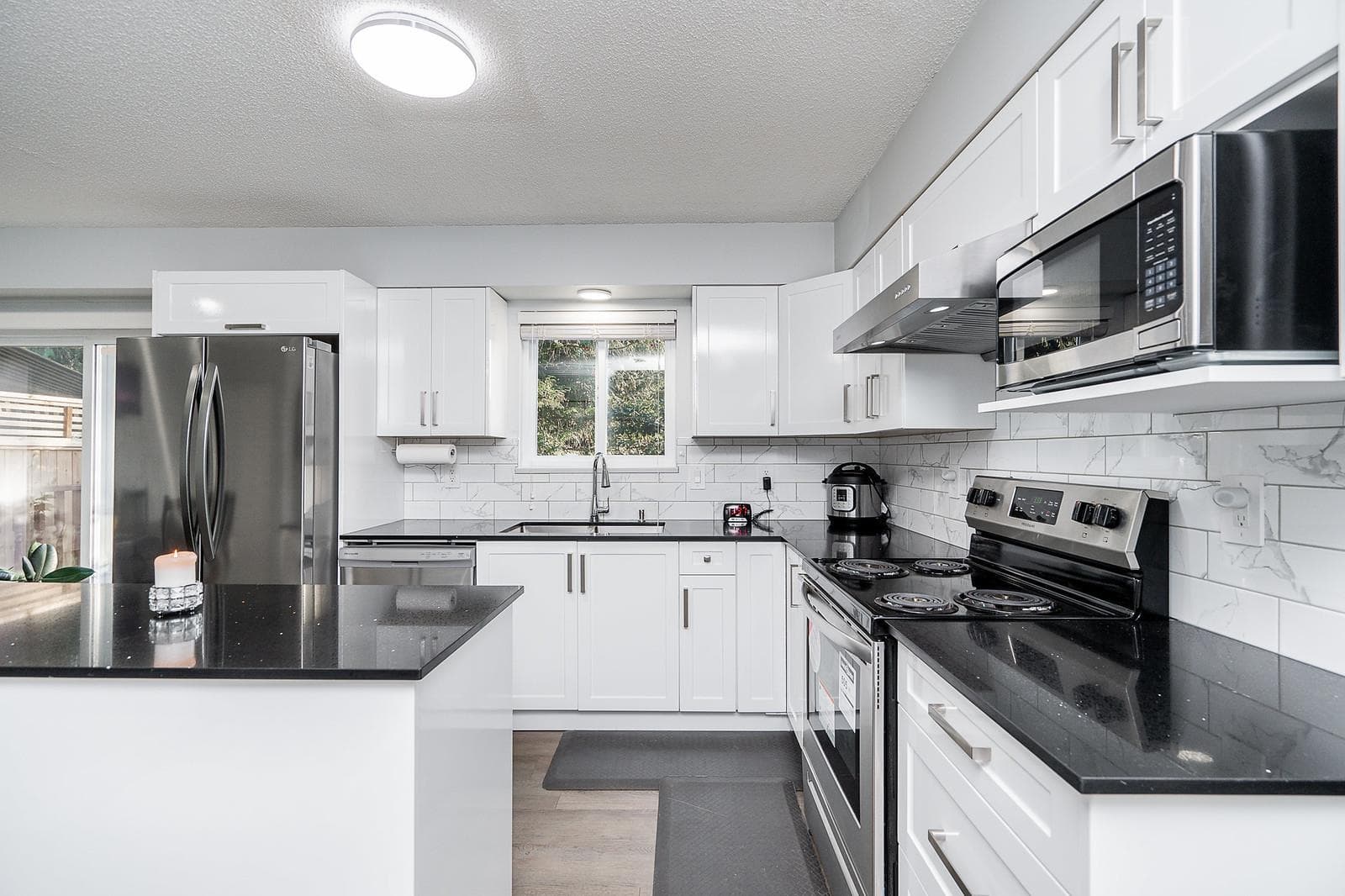 1648 St. Albert Avenue, Port Coquitlam, V3B 5E7 — photo 2