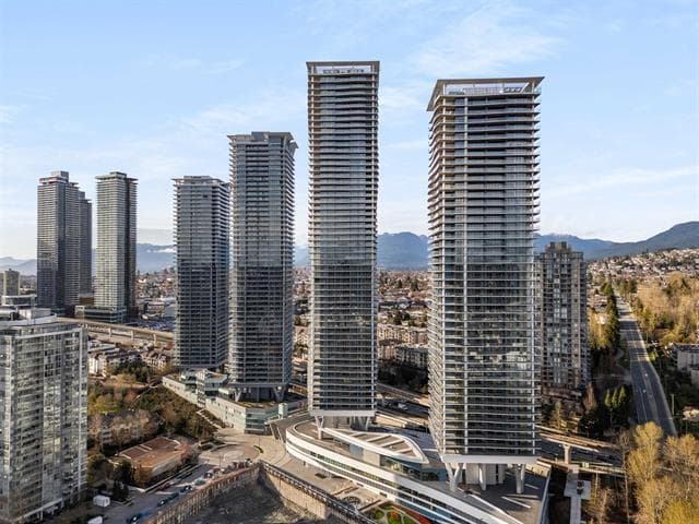 401 - 4890 Lougheed Highway, Burnaby