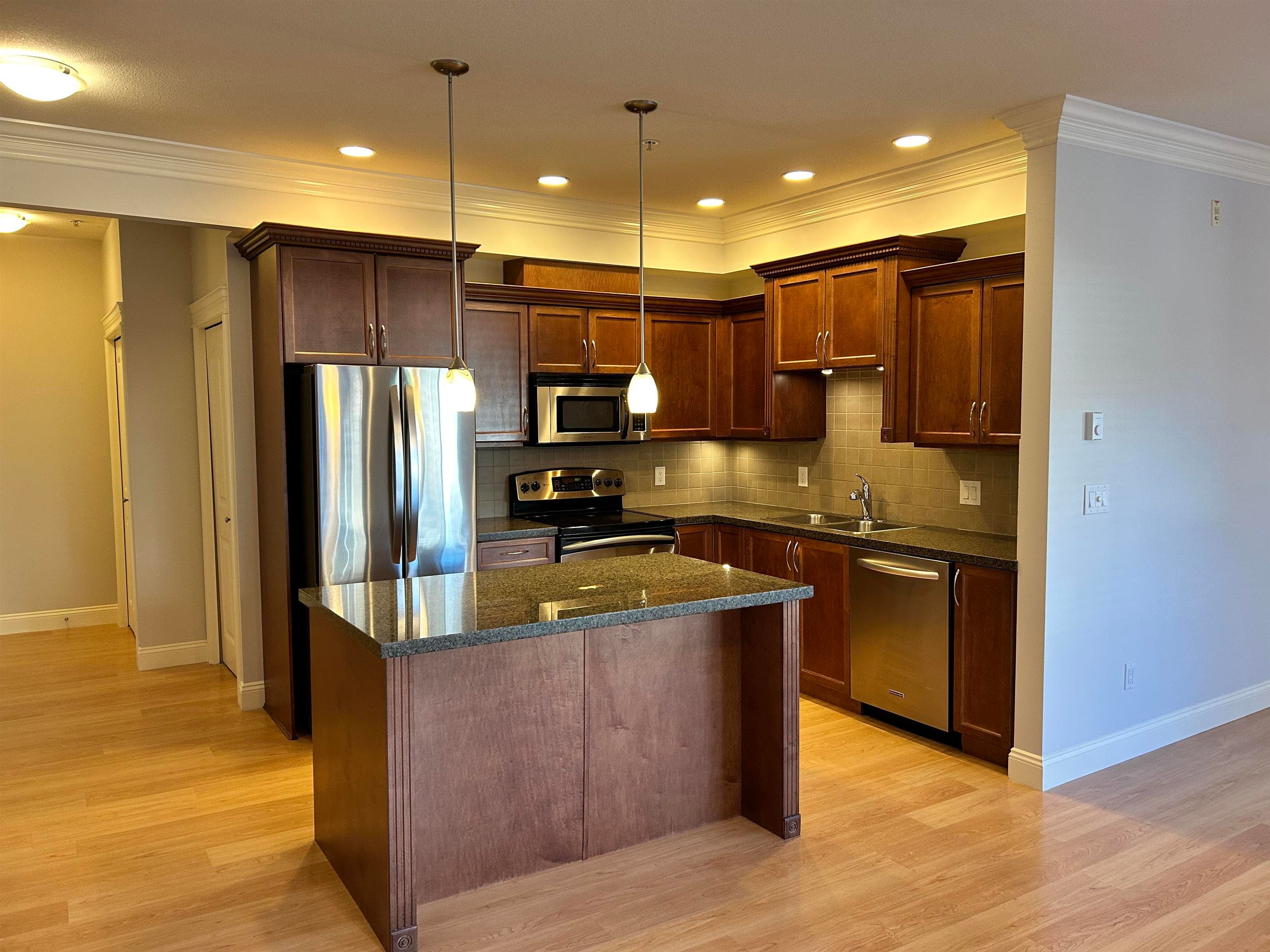 215 - 22150 Dewdney Trunk Road, Maple Ridge, V2X 3H6 — photo 5