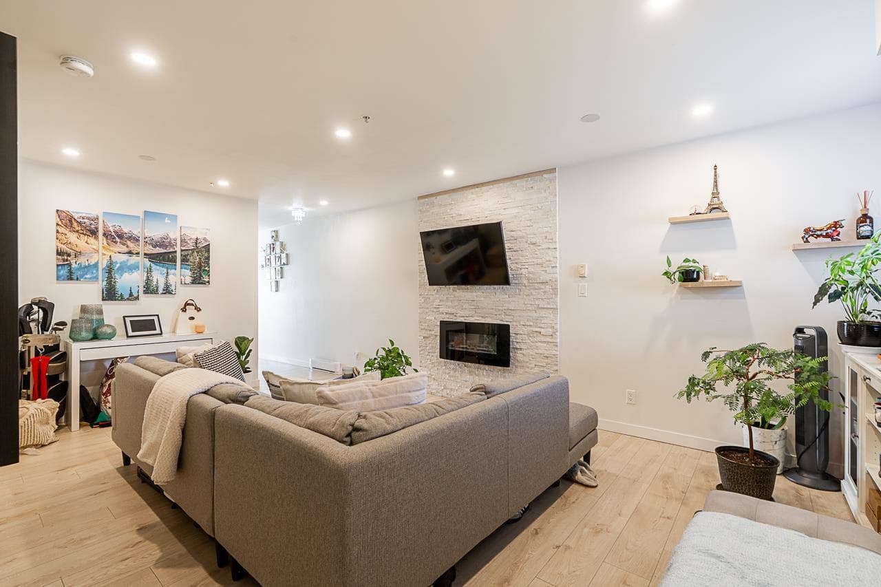 211 - 5625 Senlac Street, Vancouver