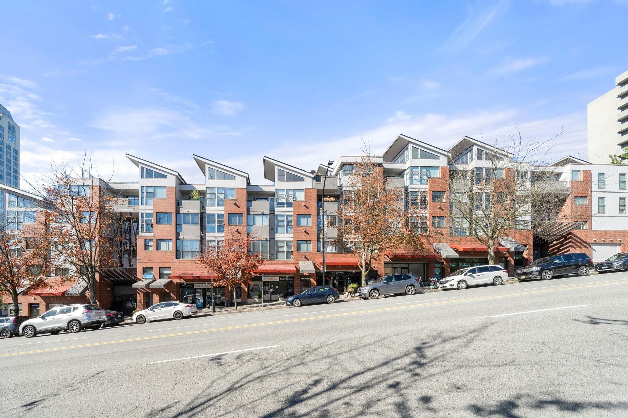 405 - 305 Lonsdale Avenue, North Vancouver, V7M 2G3 — photo 1