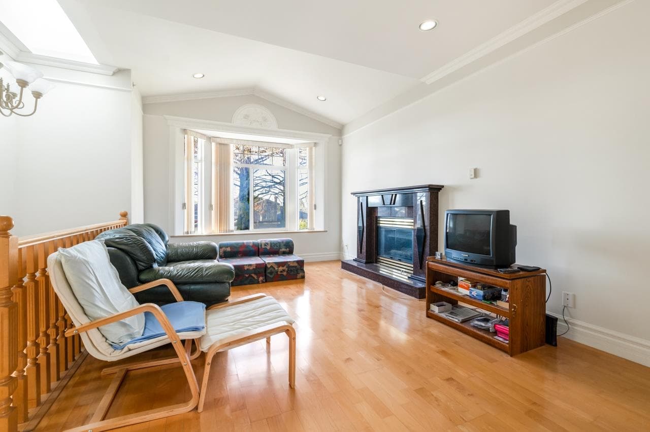 5760 Kerr Street, Vancouver, V5R 4B7 — photo 5