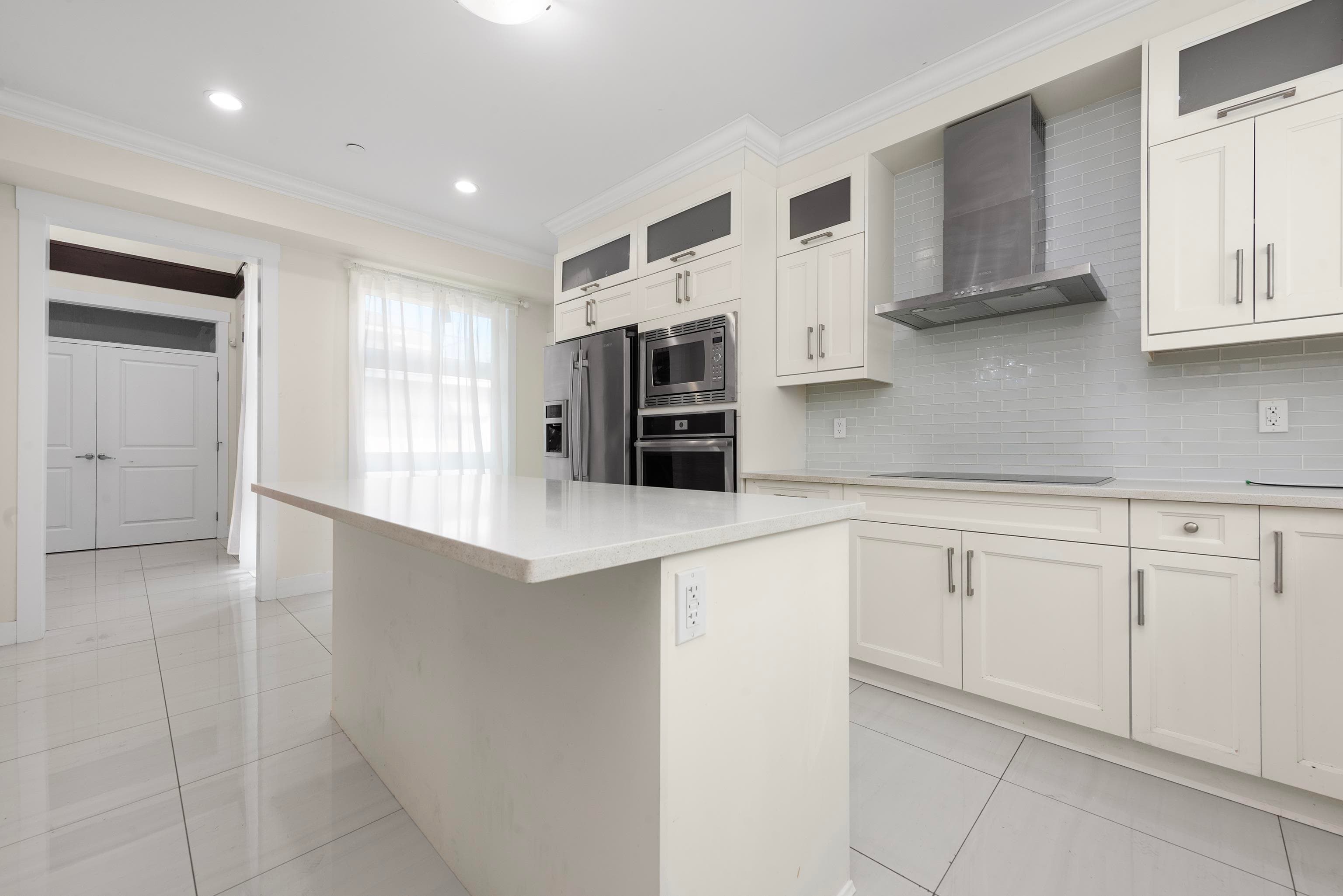 13766 North Bluff Road, White Rock, V4B 3B9 — photo 5