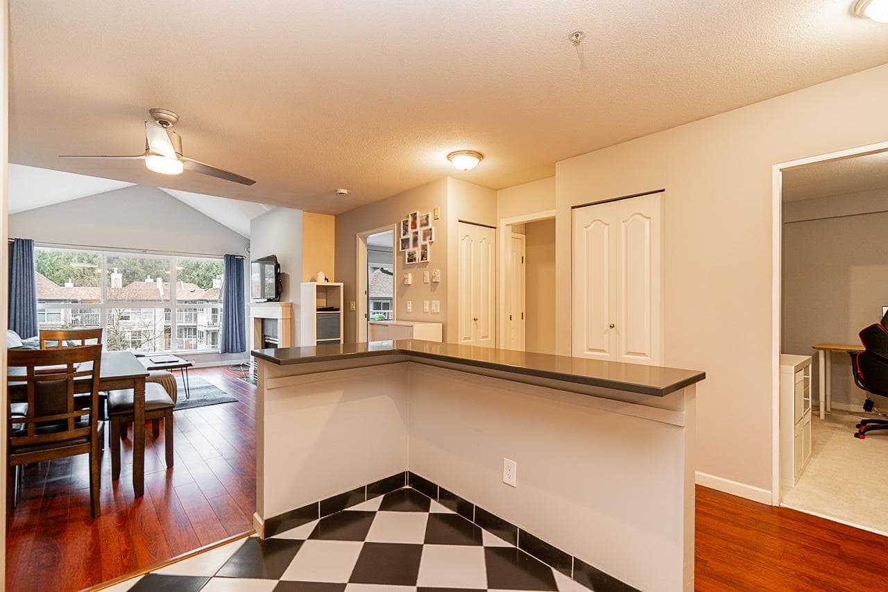 403 - 9668 148 Street, Surrey, V3R 0W2 — photo 5