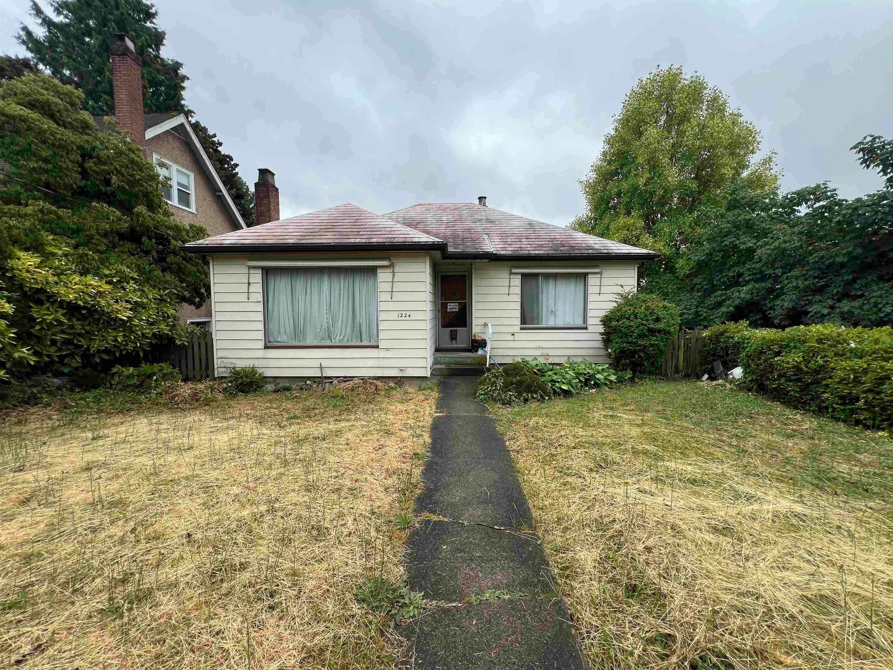 1224 Sixth Avenue, New Westminster, V3M 2C2 — photo 1