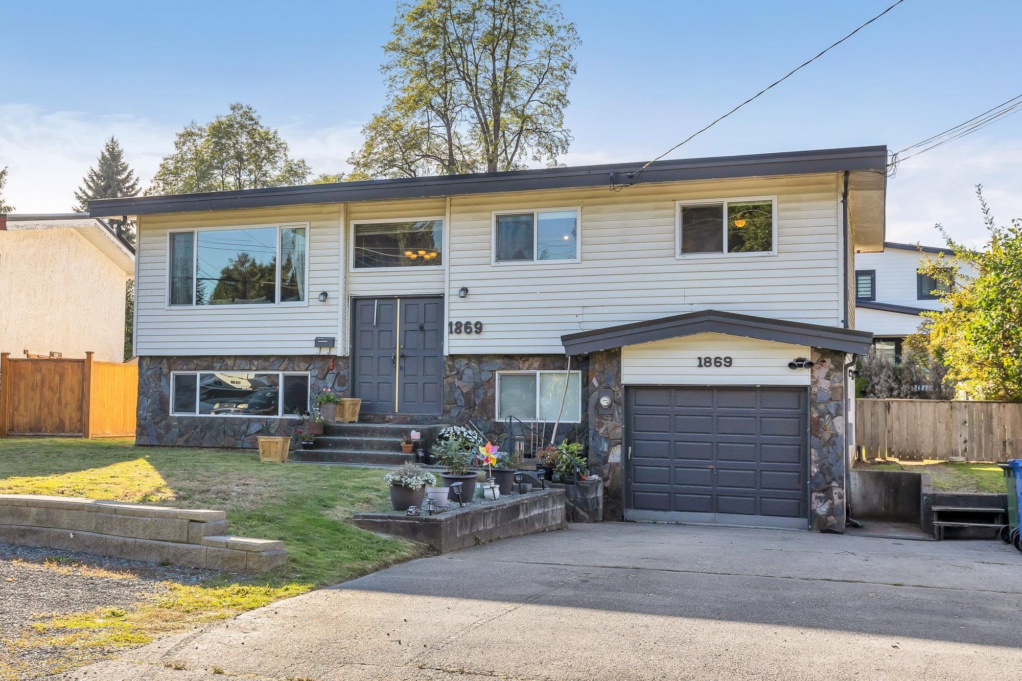 1869 Westbury Avenue, Abbotsford