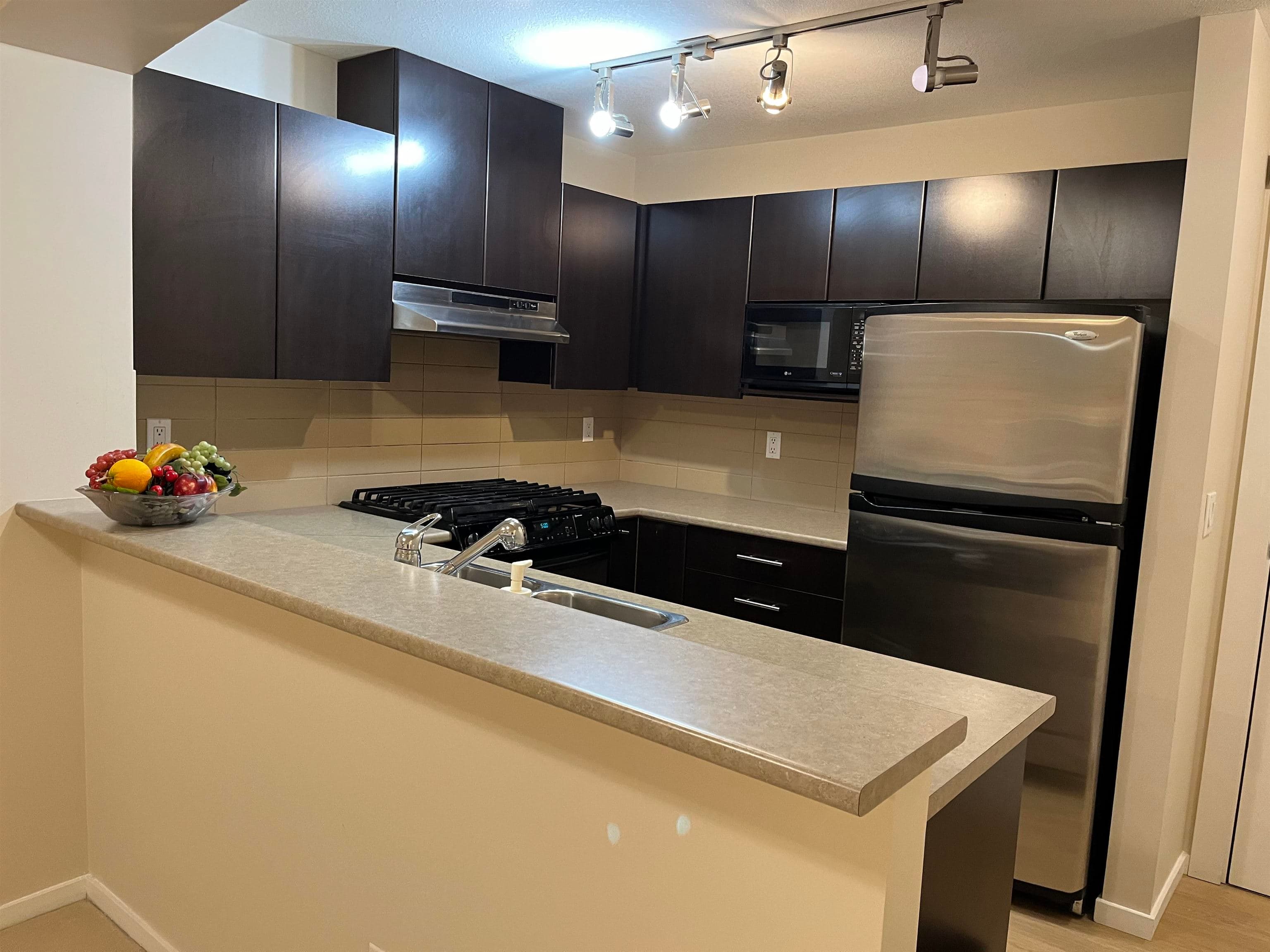 409 - 9319 University Crescent, Burnaby, V5A 4Y5 — photo 3