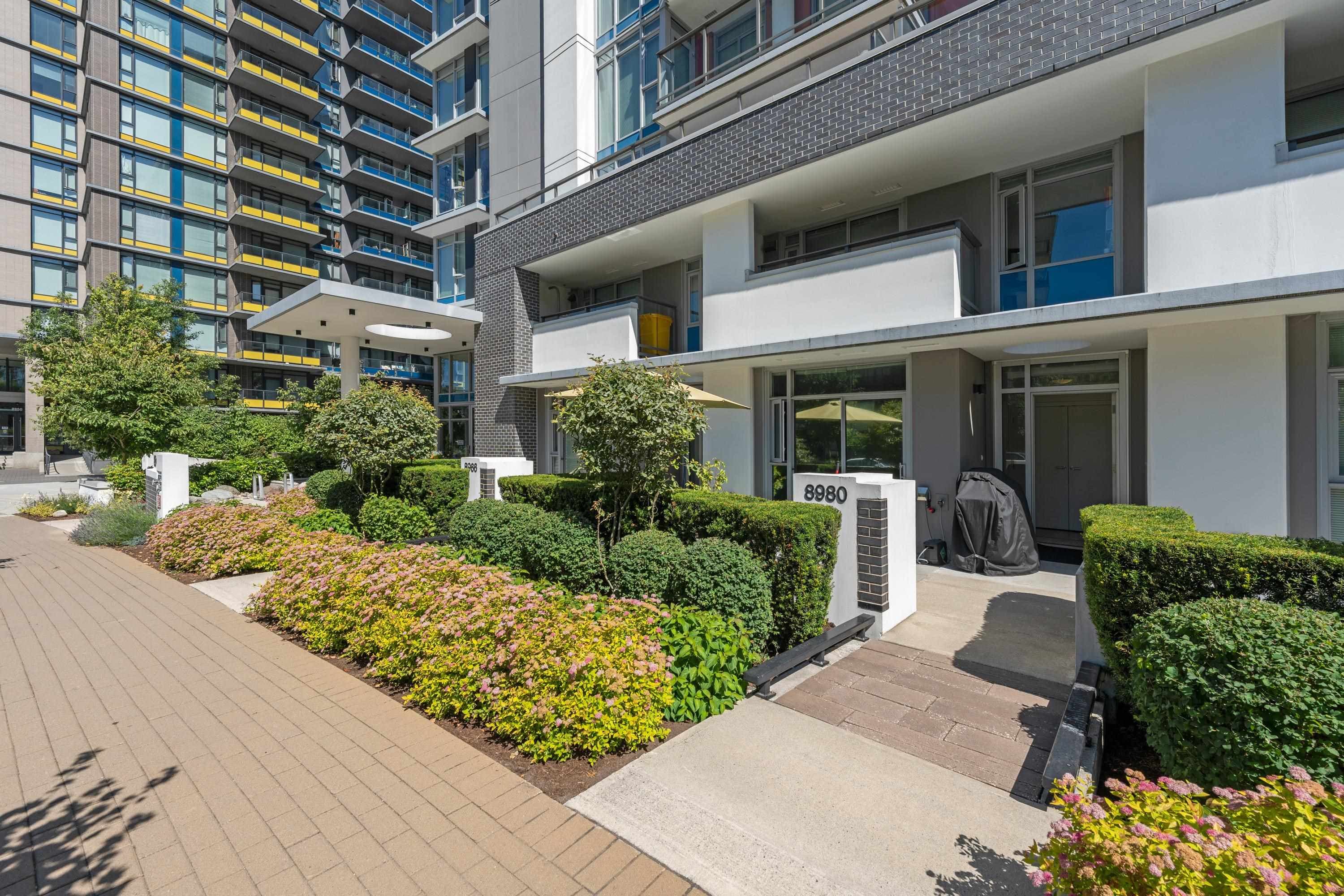 8980 University Crescent, Burnaby, V5A 4Y8 — photo 2