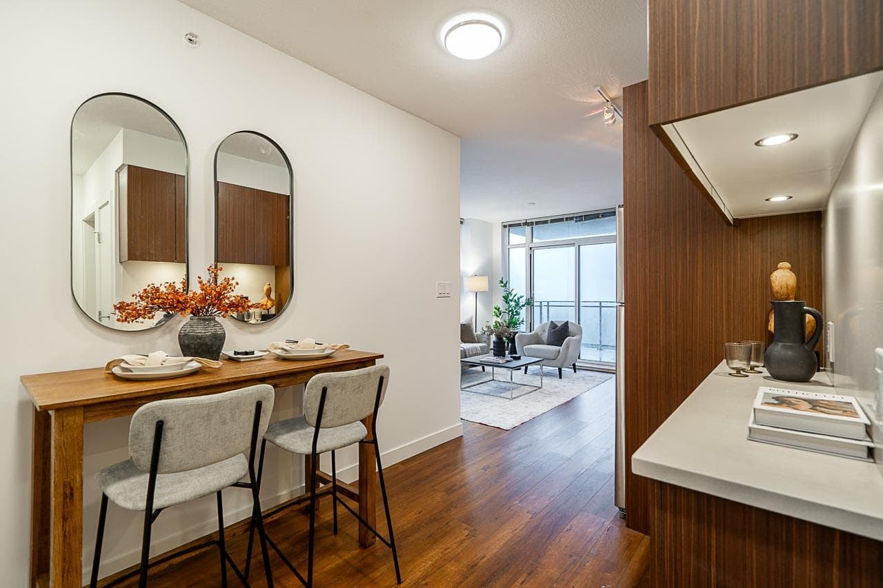 2306 - 13308 Central Avenue, Surrey, V3T 0M4 — photo 4