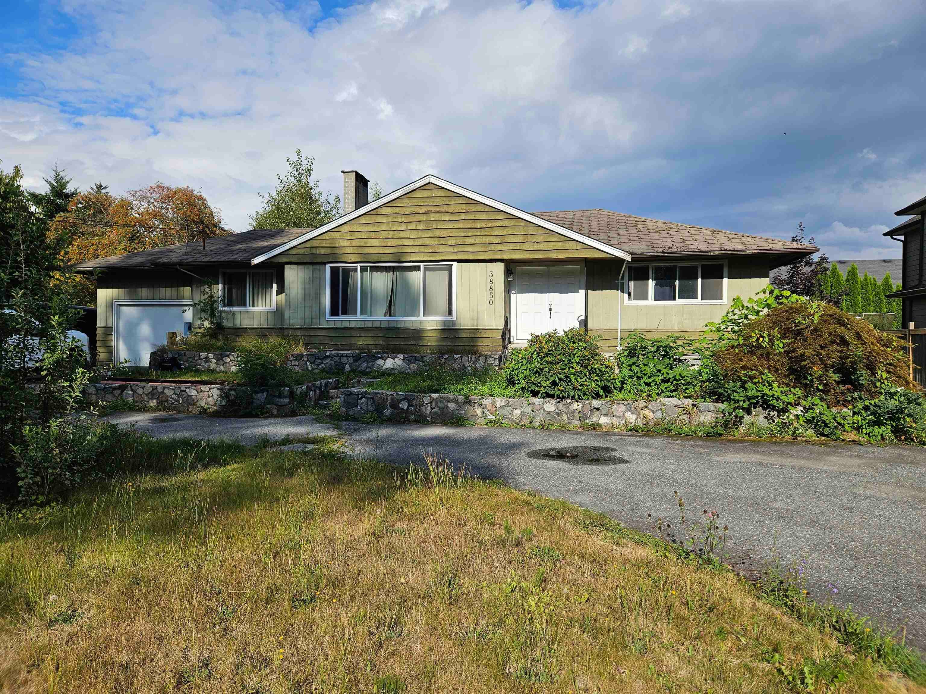 38850 Buckley Avenue, Squamish, V0N 3G0 — photo 2