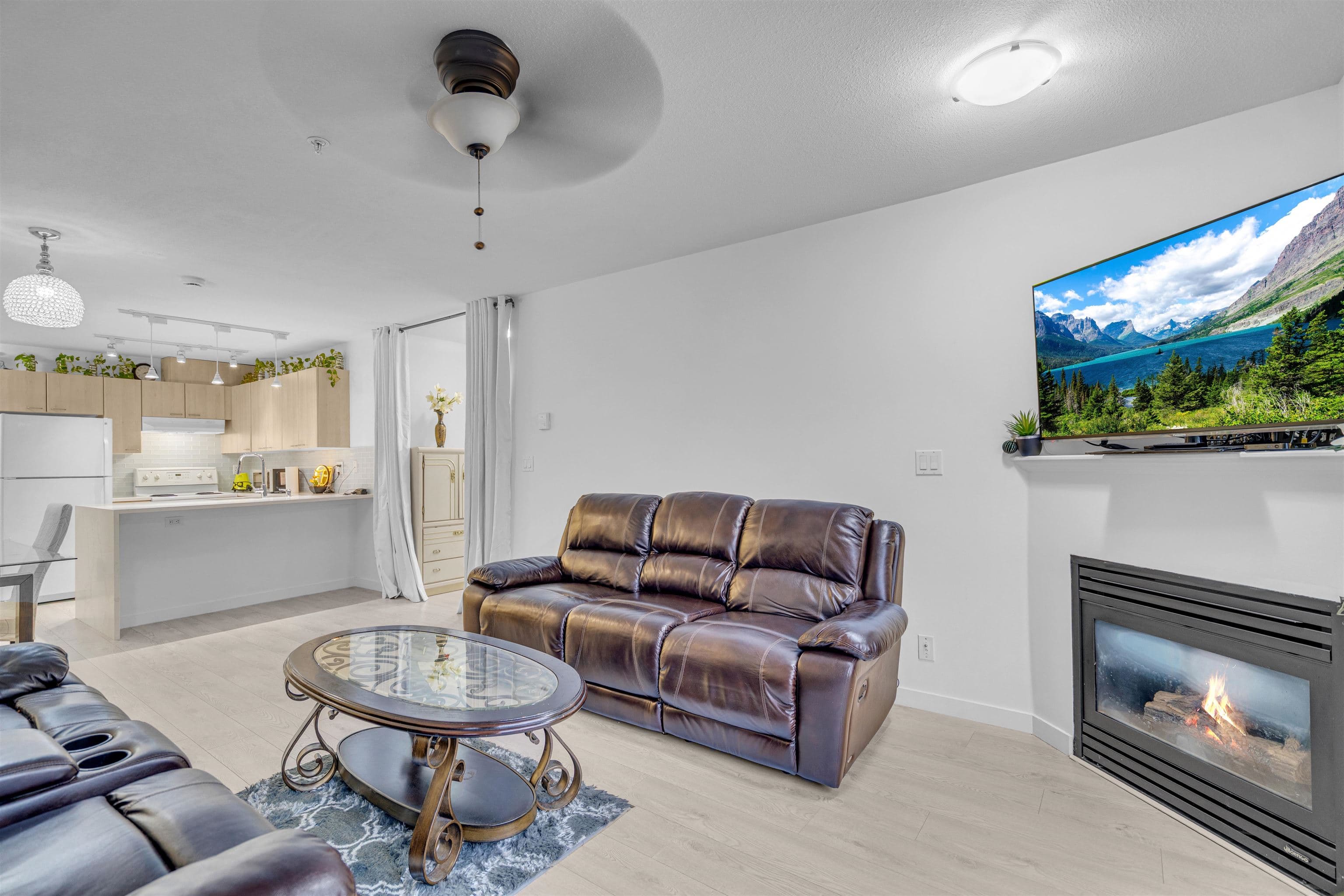 301 - 12083 92a Avenue, Surrey, V3V 8C8 — photo 2