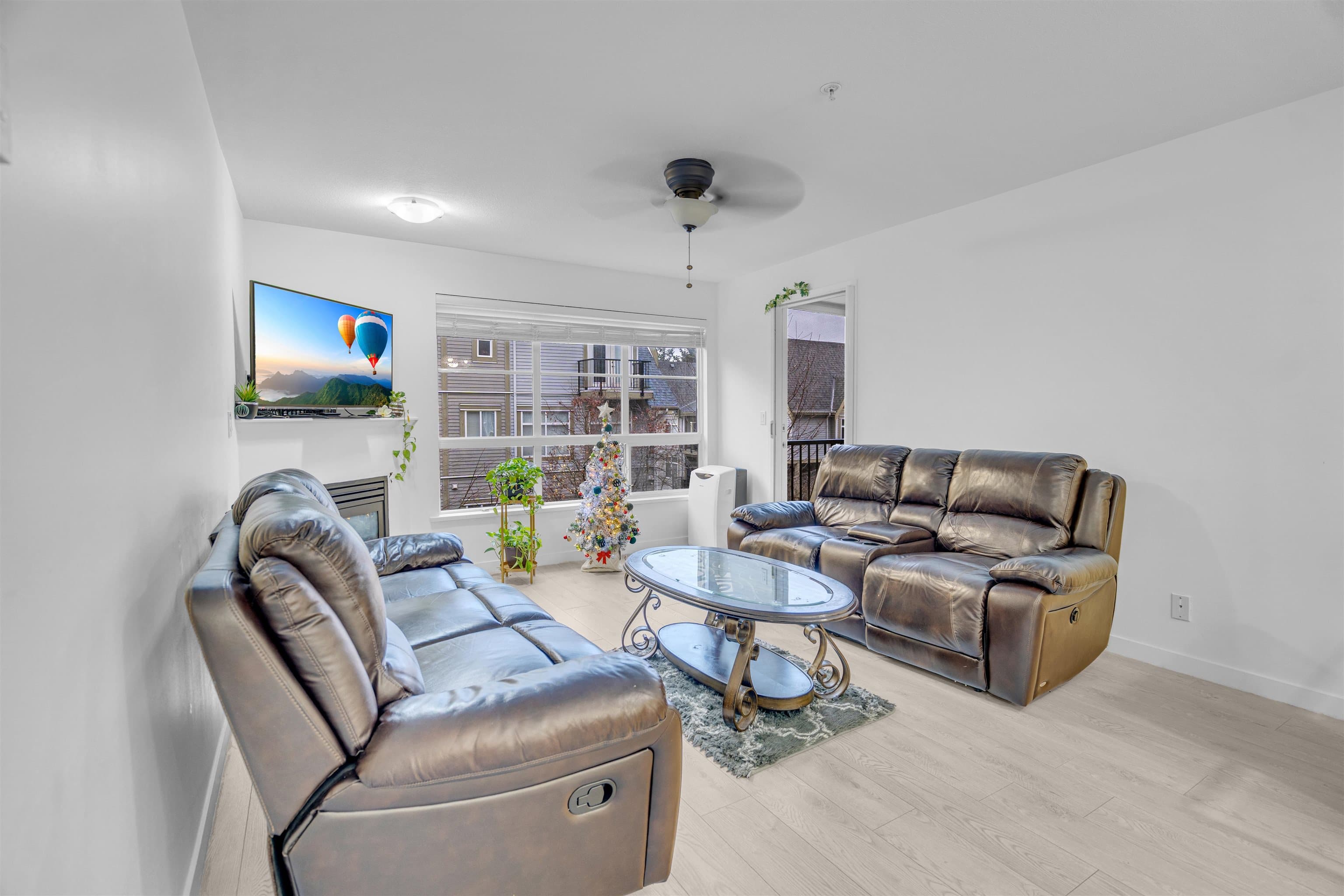 301 - 12083 92a Avenue, Surrey, V3V 8C8 — photo 4