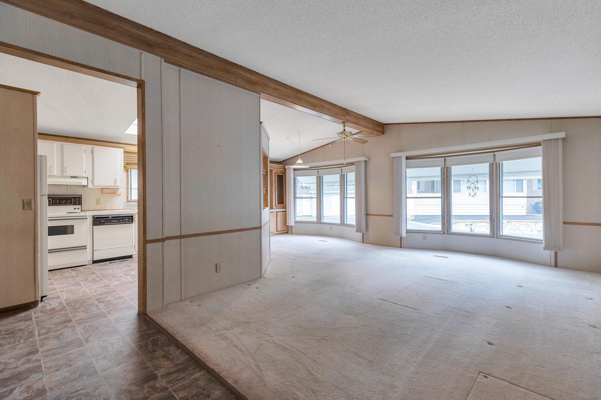 105 - 2062 King George Highway, Surrey, V4A 5A2 — photo 4