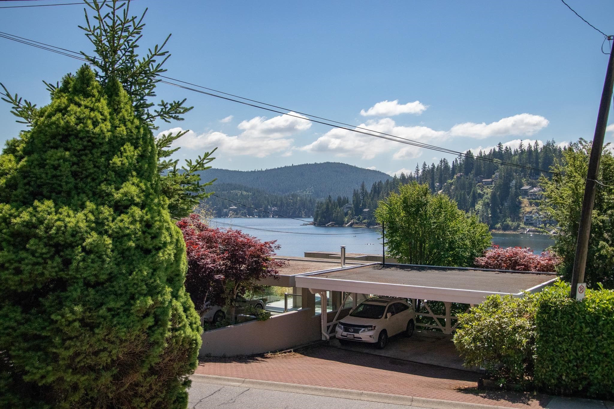 2711 Panorama Drive, North Vancouver, V7G 1V7 — photo 3