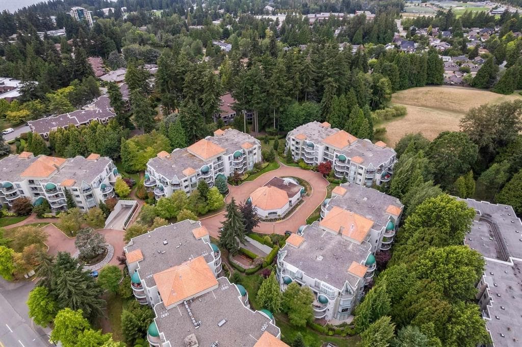 201 - 1725 Martin Drive, Surrey, V4A 9T5 — photo 3