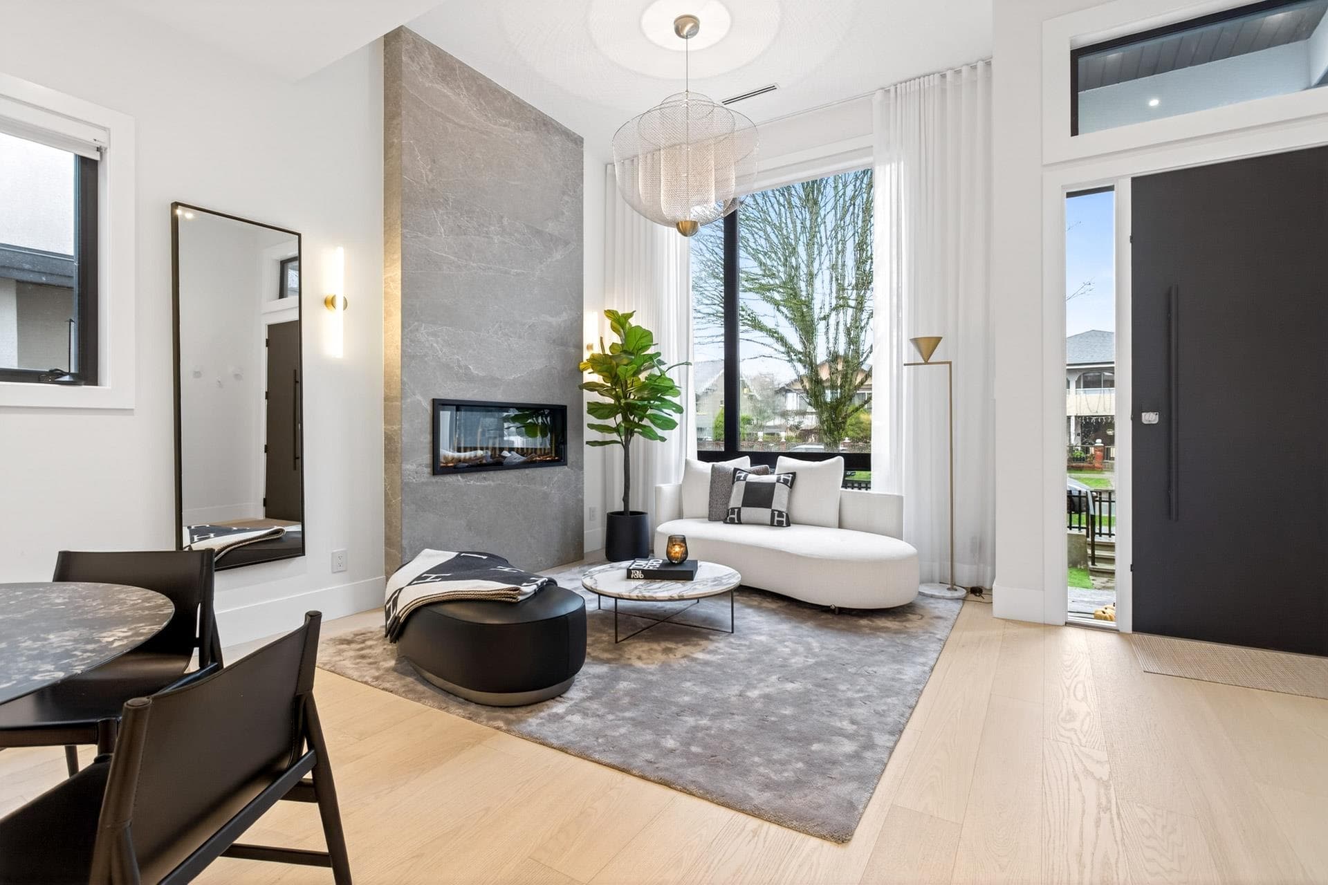 4066 Triumph Street, Burnaby, V5C 1Z2 — photo 1