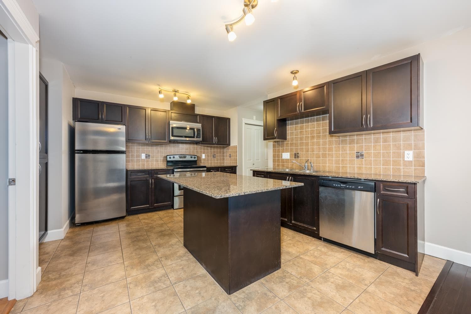 311 - 12088 75a Avenue, Surrey