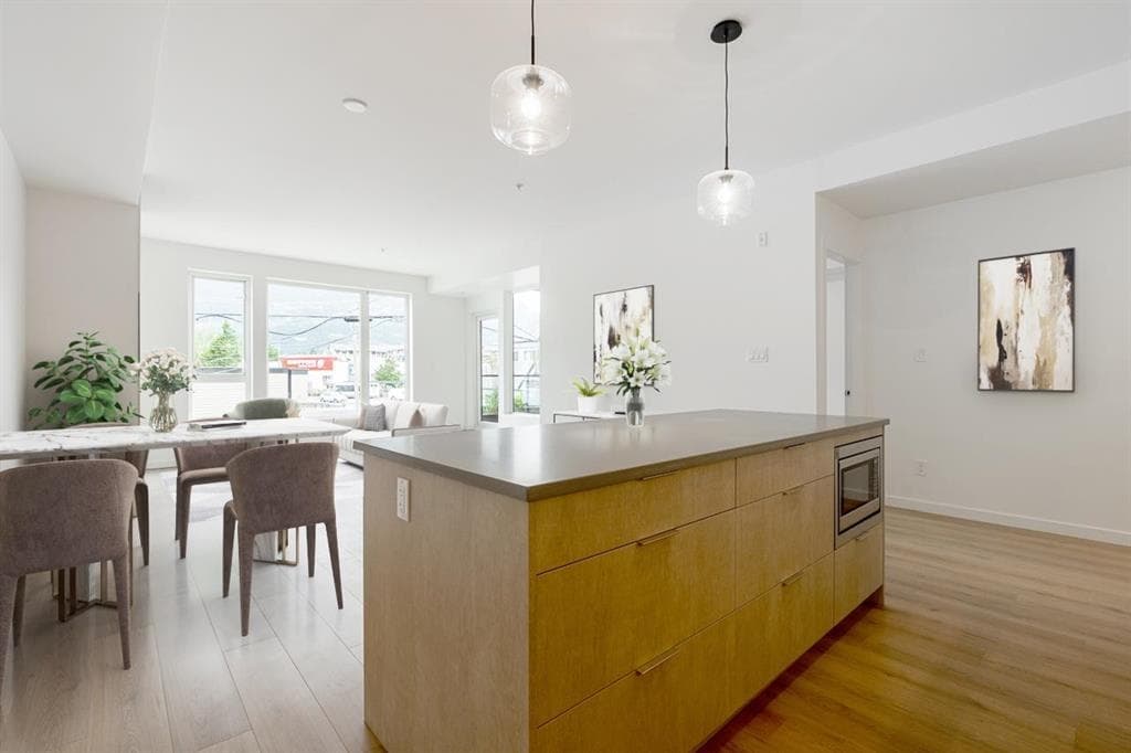 201 - 38165 Cleveland Avenue, Squamish, V8P 0P1 — photo 4