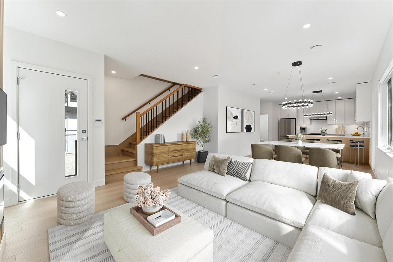 842 St. Denis Avenue, North Vancouver