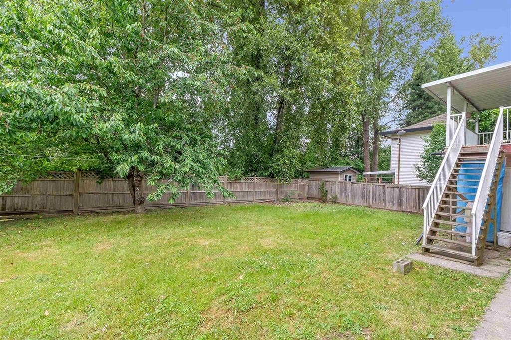 8841 140a Street, Surrey, V3V 7H1 — photo 3