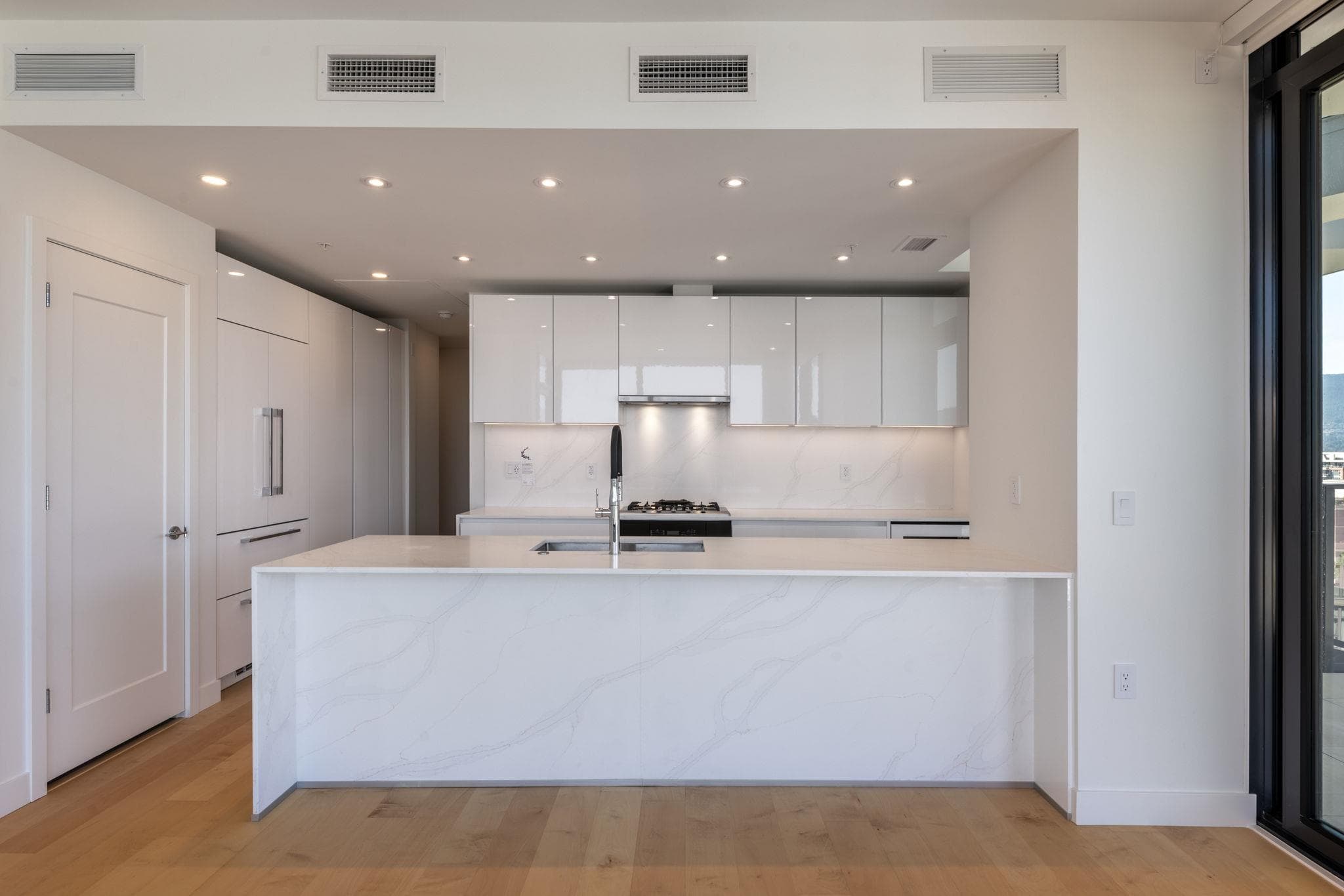 1705 - 135 E 13th Street, North Vancouver, V7L 0J8 — photo 5