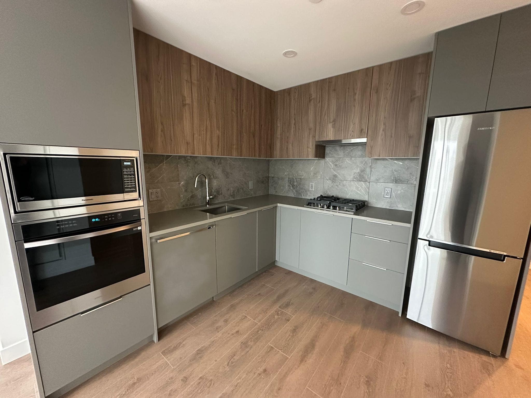1704 - 13387 Old Yale Road, Surrey, V3T 0V6 — photo 3