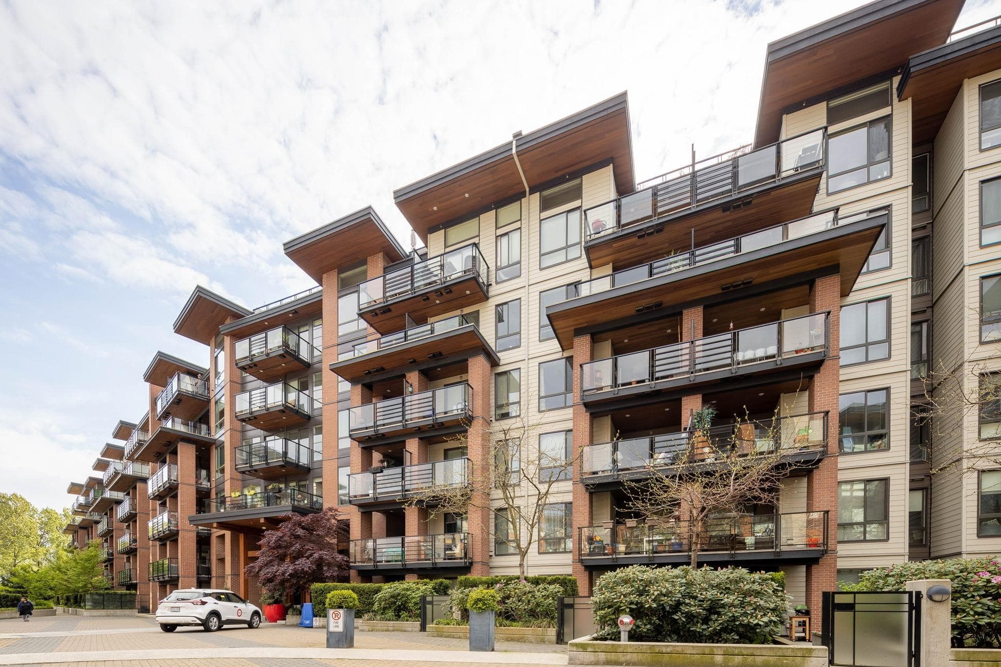 603 - 733 W 3rd Street, North Vancouver, V7M 0C8 — photo 2