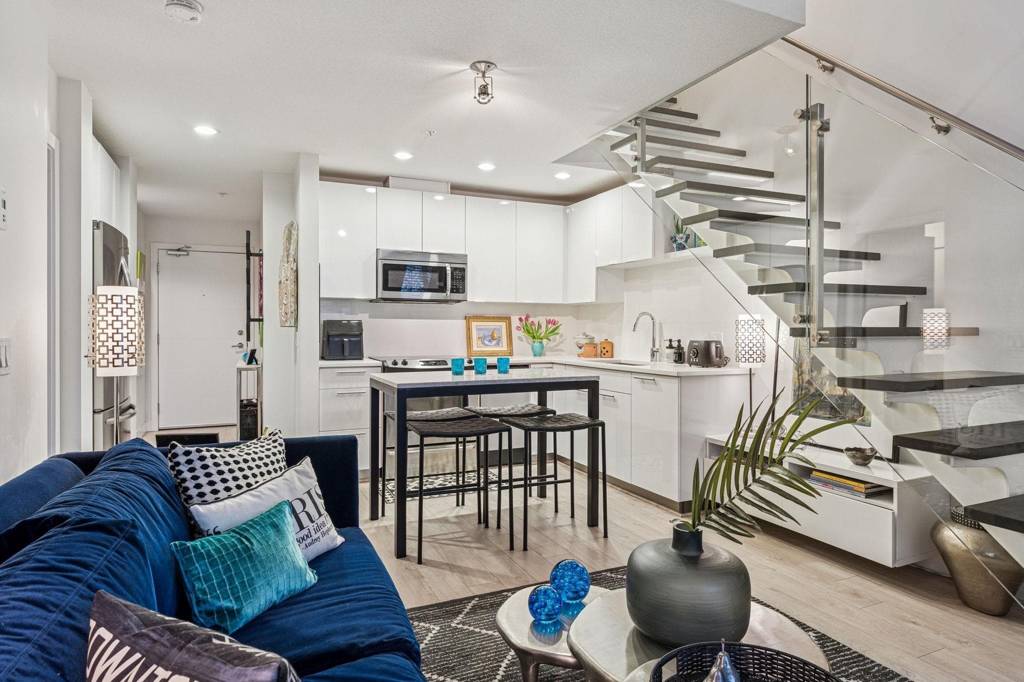 603 - 733 W 3rd Street, North Vancouver, V7M 0C8 — photo 4