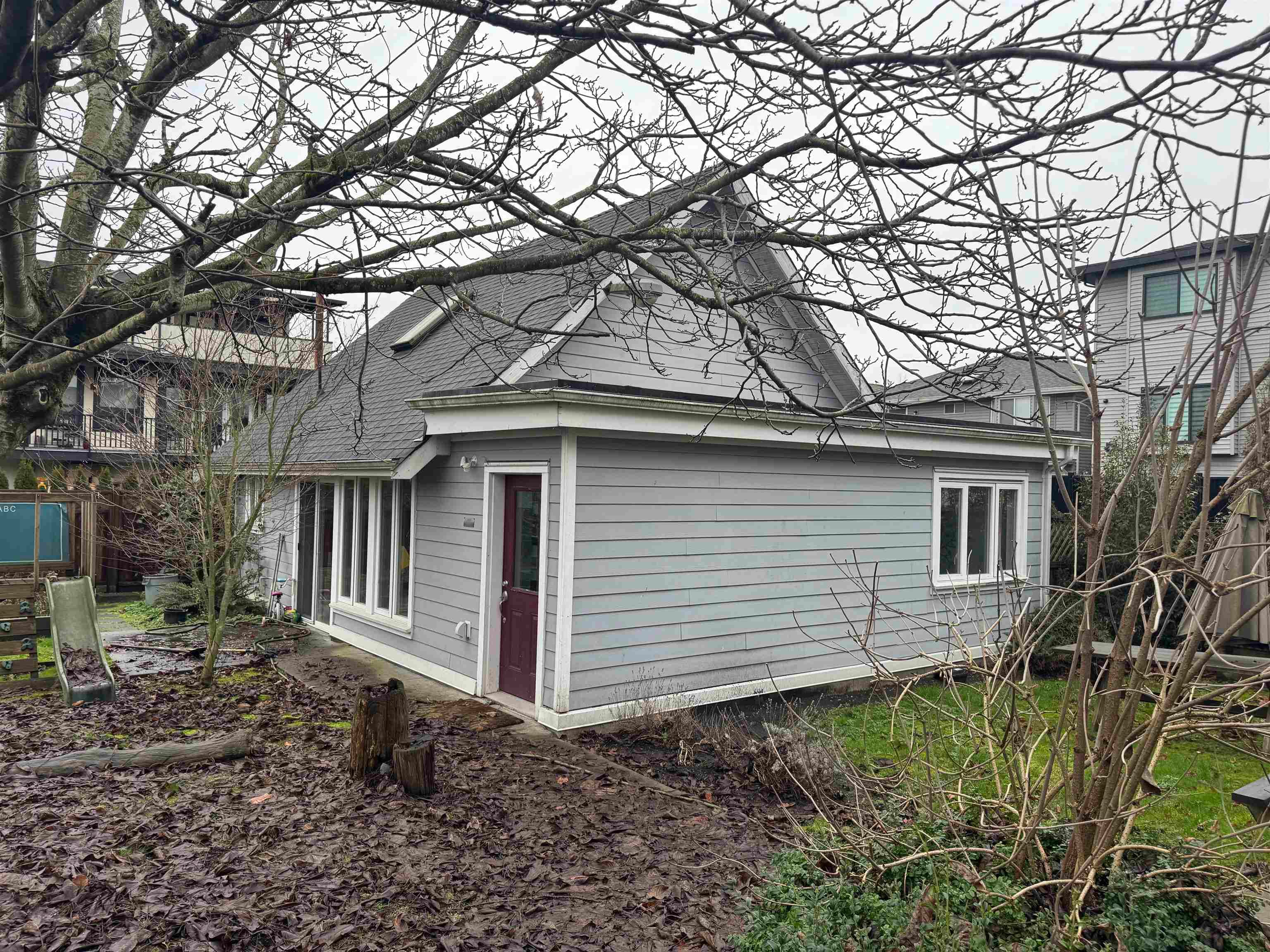 307 Boyne Street, New Westminster, V3M 5J9 — photo 2
